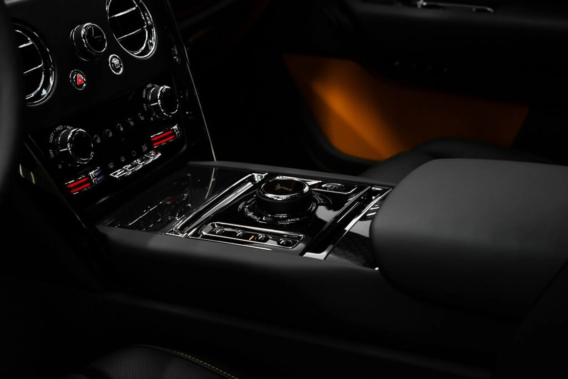 mph015_1603344932_rolls_royce_cullinan_2023_jpg_v_1758918548_d4361a361e