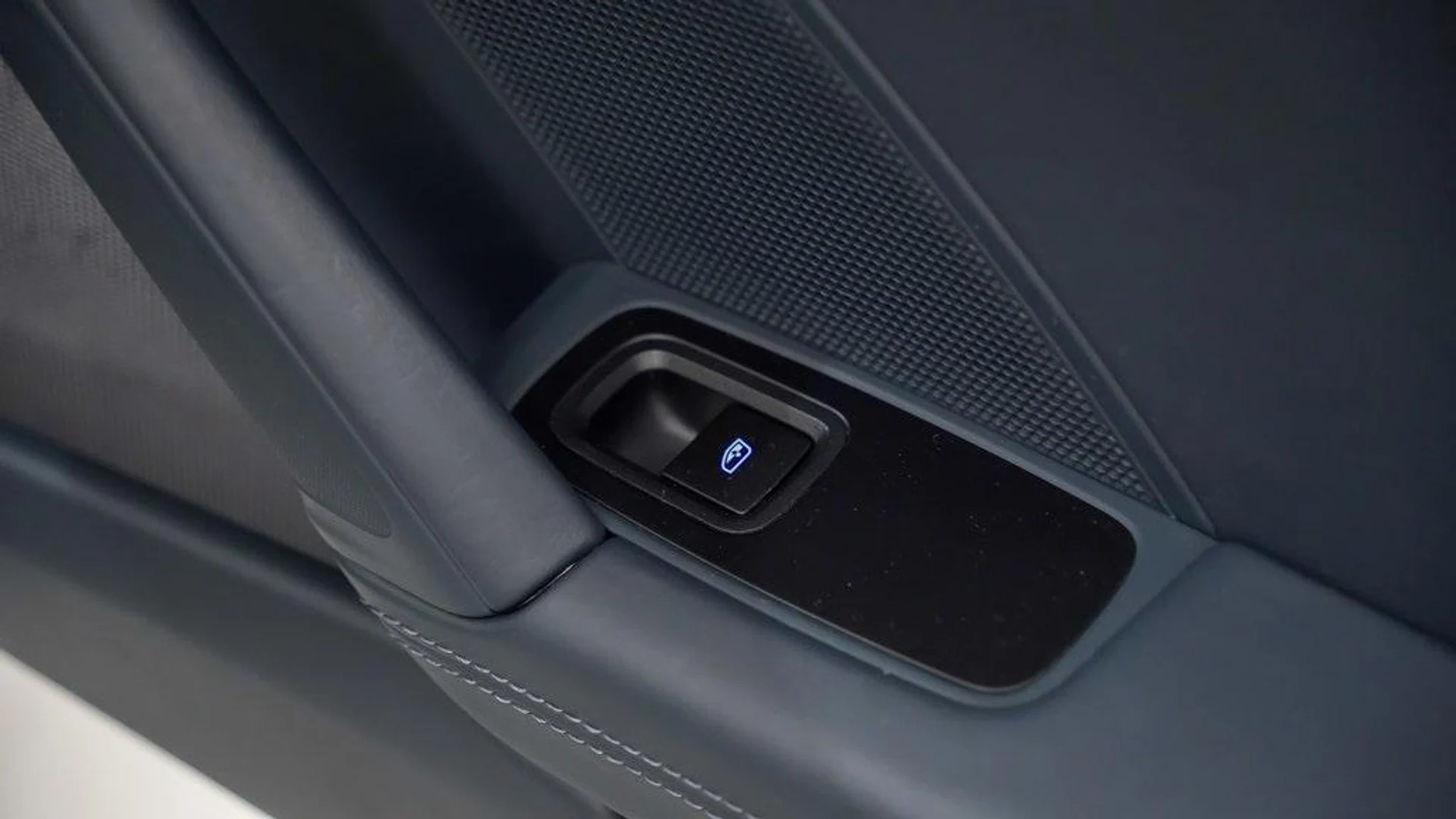 mph015_1605916501_fqk2b_Or_SQ_9_Hrzl_P0_Bqh_B_Idt_P_AY_47d085f3a7