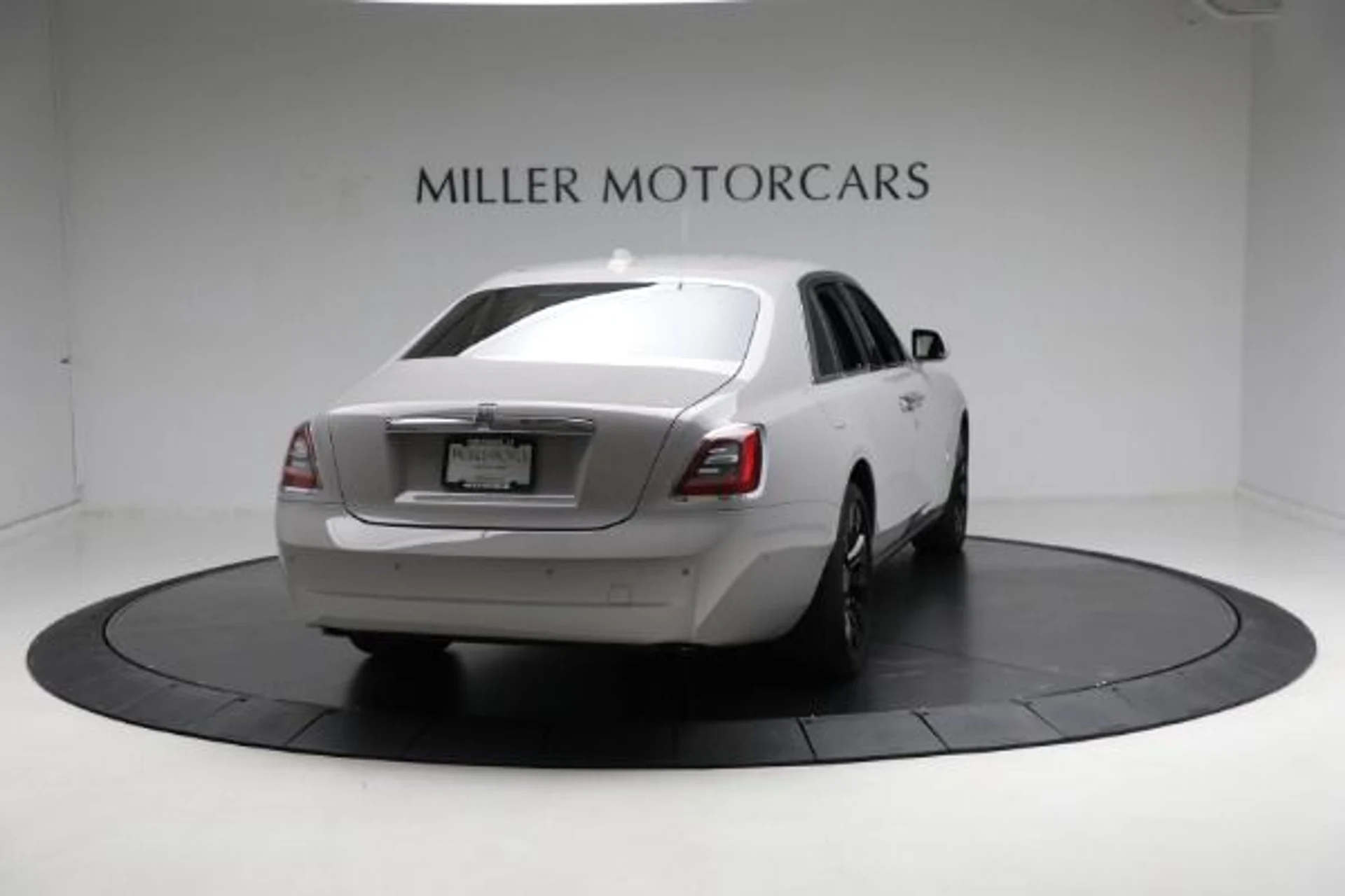 mph015_1606038561_Used_2023_Rolls_Royce_Ghost_376bdcbe54