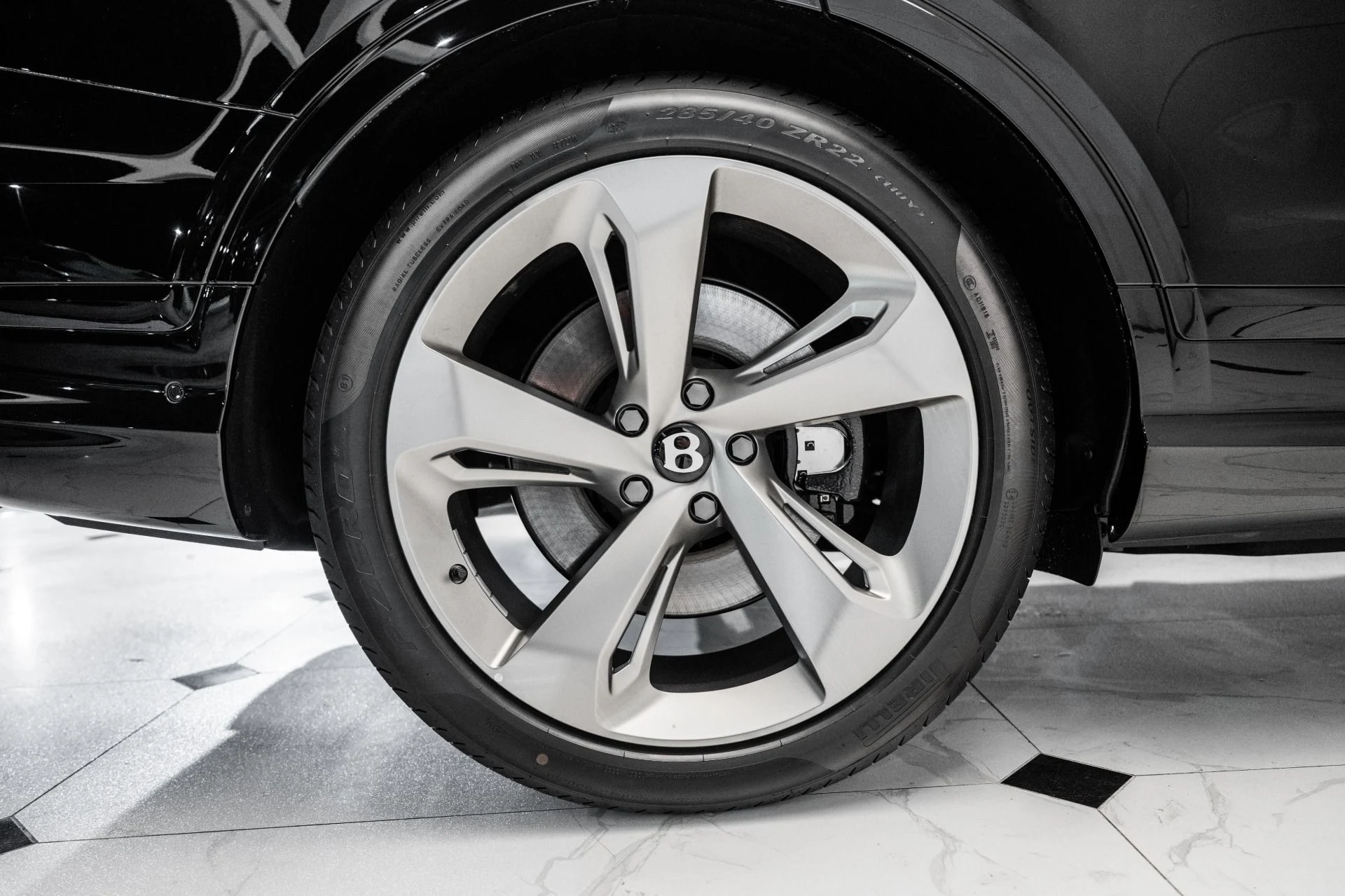 mph015_1609855739_New_2025_Bentley_BENTAYGA_EWB_AZURE_V8_Azure_V8_1749659689_0ab38a2c35