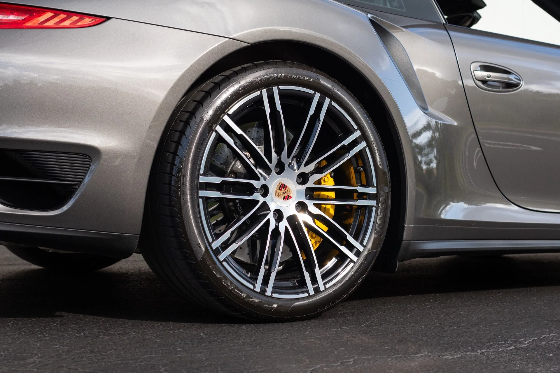 mph015_1612263689_Used_2014_Porsche_911_Turbo_S_1777344663_7fd9180fae