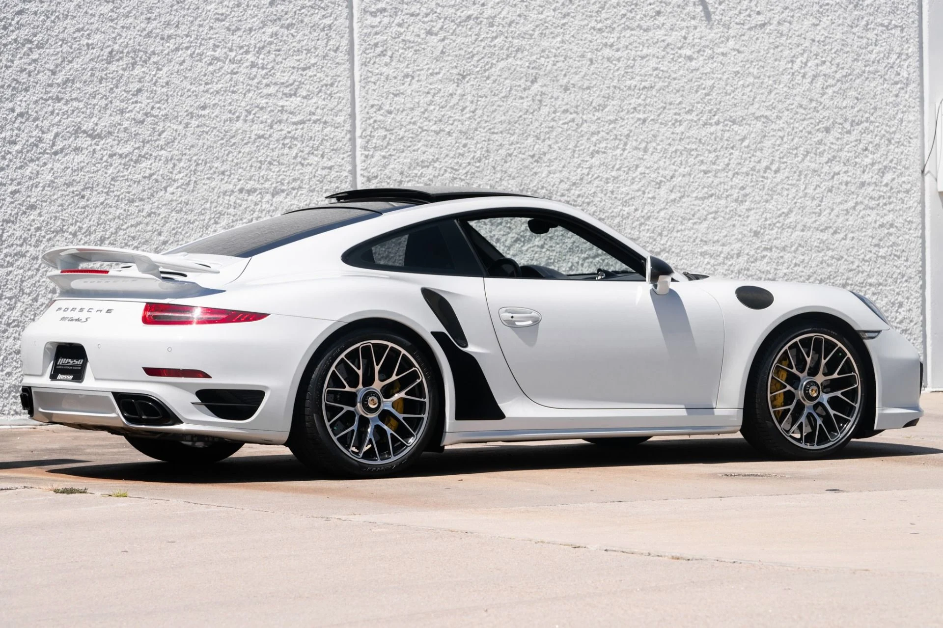 mph015_1635087077_Used_2016_Porsche_911_Turbo_S_1757446790_2775b96f23