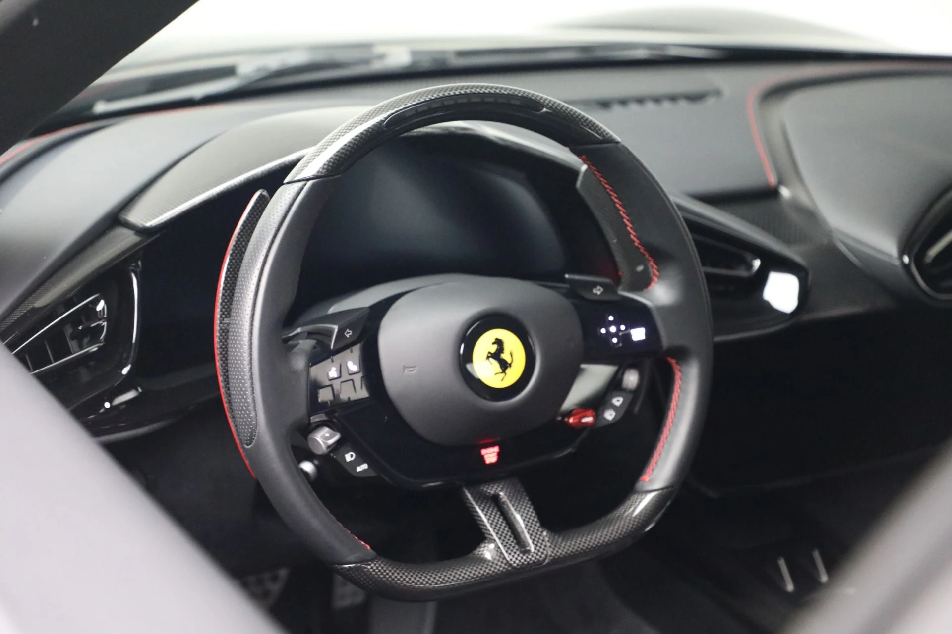 mph015_1635453708_Used_2025_Ferrari_12_Cilindri_1791216346_c422e86b49