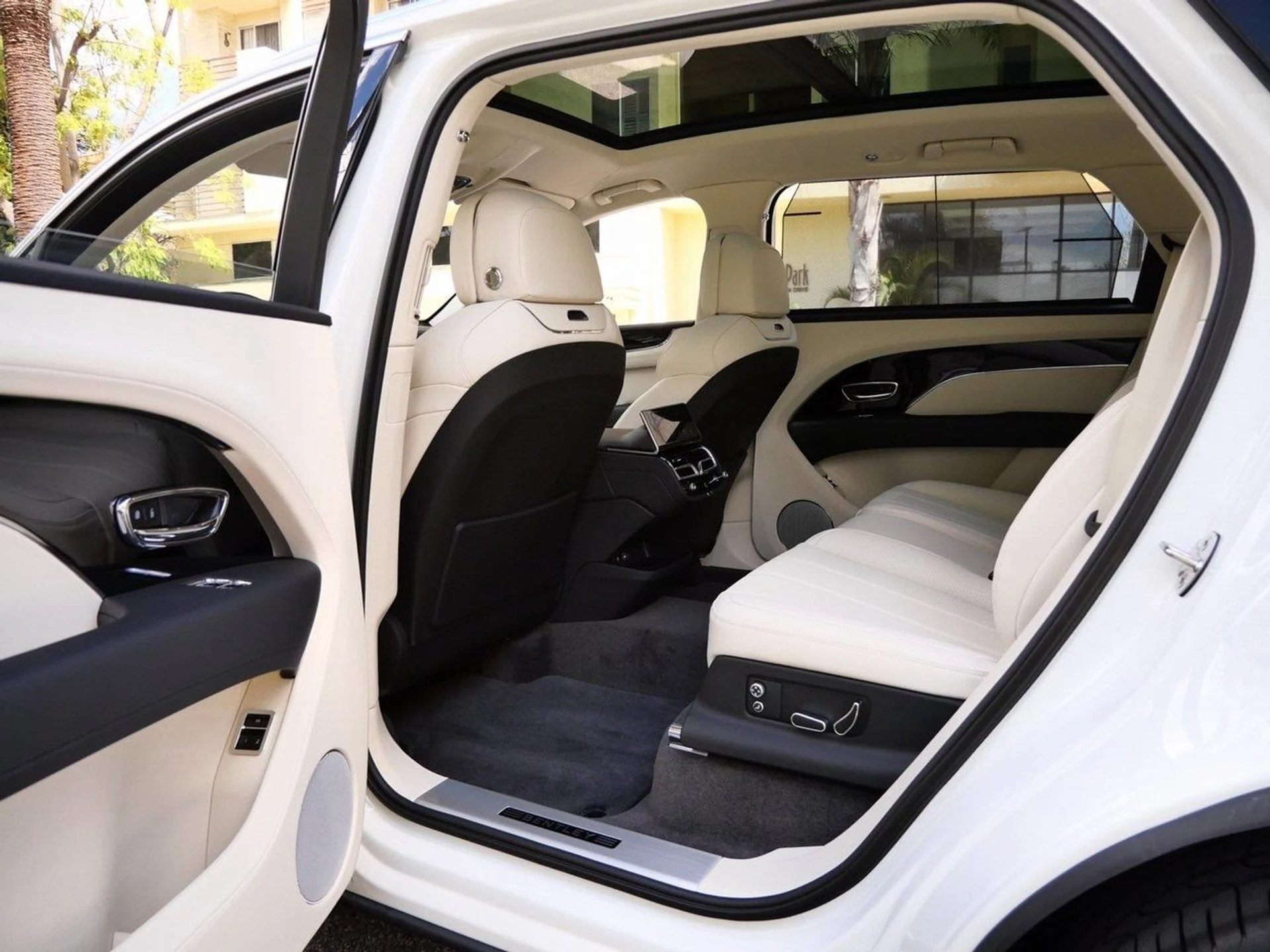 mph015_163830018_bd50880937b034a9cbfd0138349fc0fex_49f2dc36f9