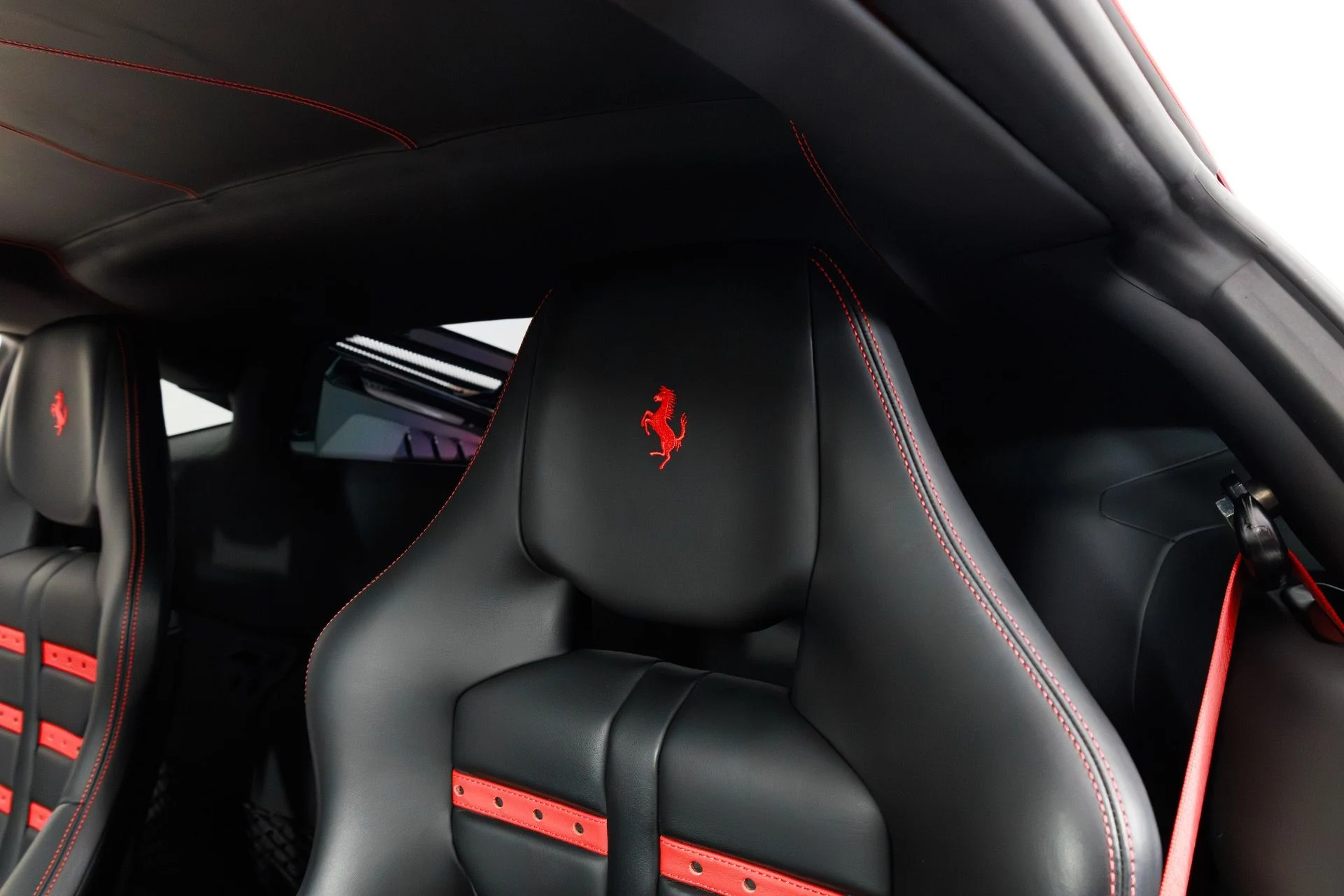 mph015_1639022464_Used_2019_Ferrari_488_Pista_1771977497_2a9e94c508