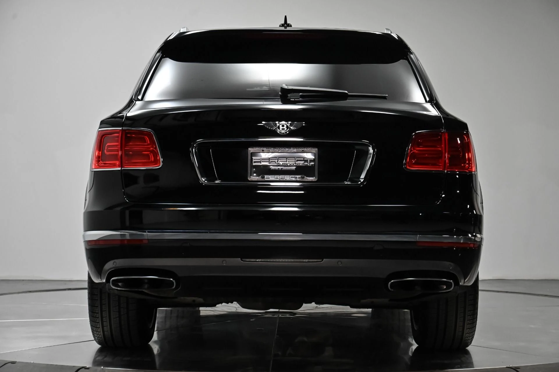 mph015_1643635130_Used_2018_Bentley_Bentayga_W12_1756239179_038ebf3a41