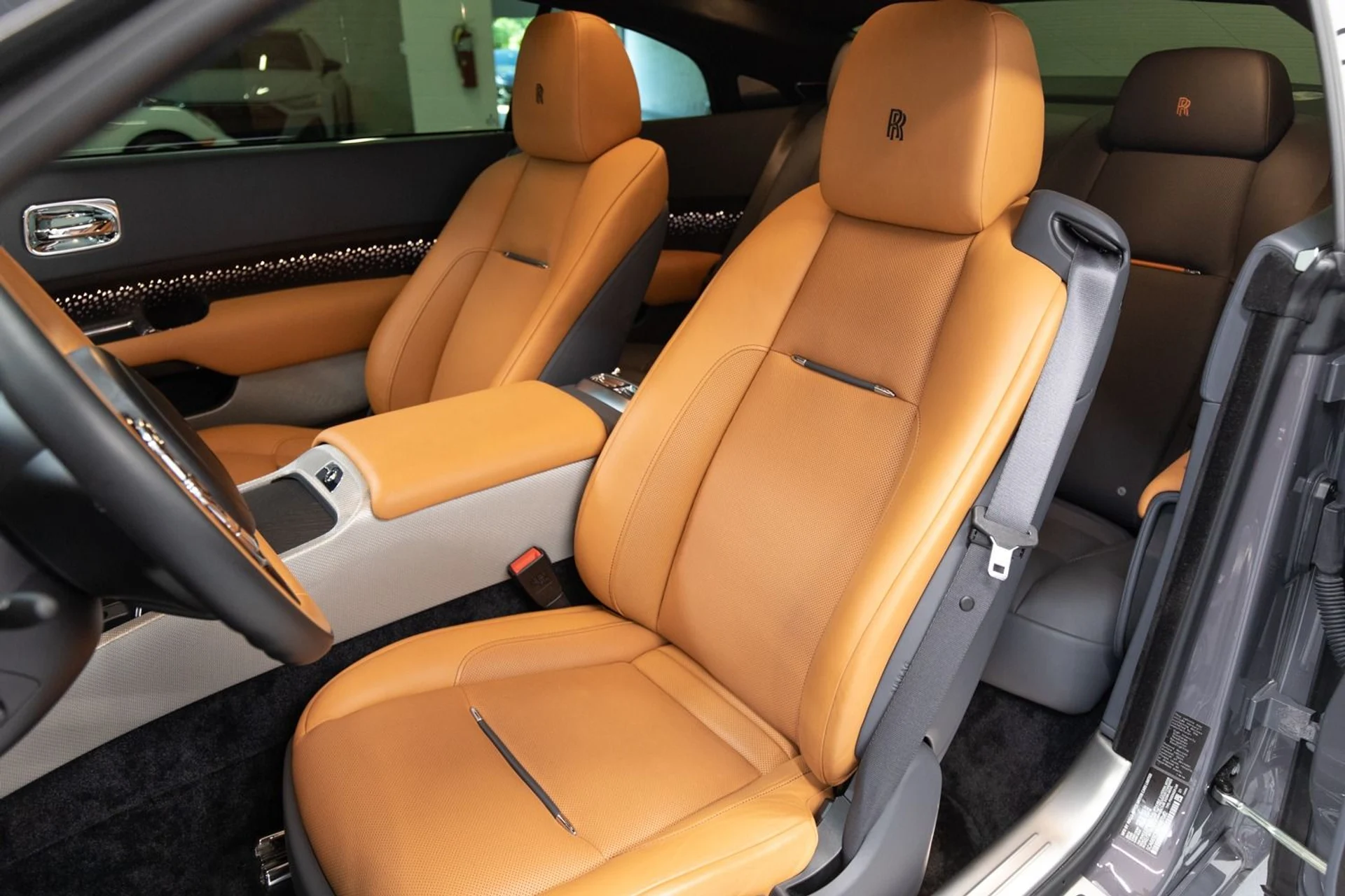 mph015_1646485673_Used_2018_Rolls_Royce_Wraith_Luminary_Collection_1708563018_96cb22c40d