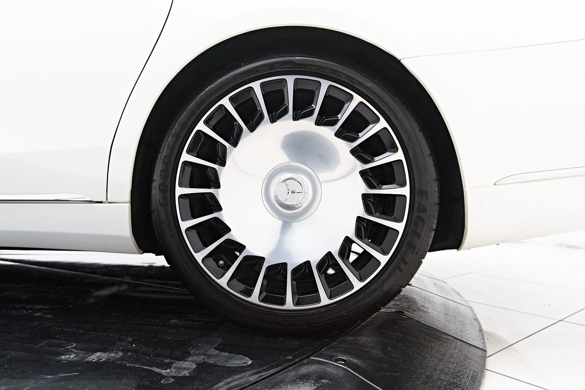 mph015_1655356253_Used_2020_Mercedes_Benz_S_Class_Maybach_S_560_1686091105_bc0da66b4b