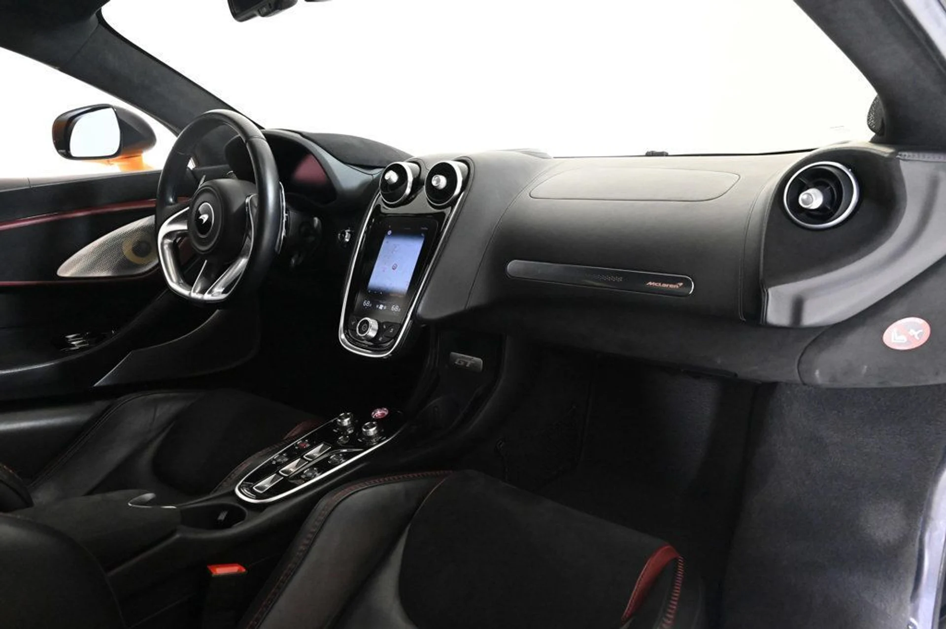 mph015_1667319515_used_2023_mclaren_gt_base_11350_22994891_15_1024_955430c650