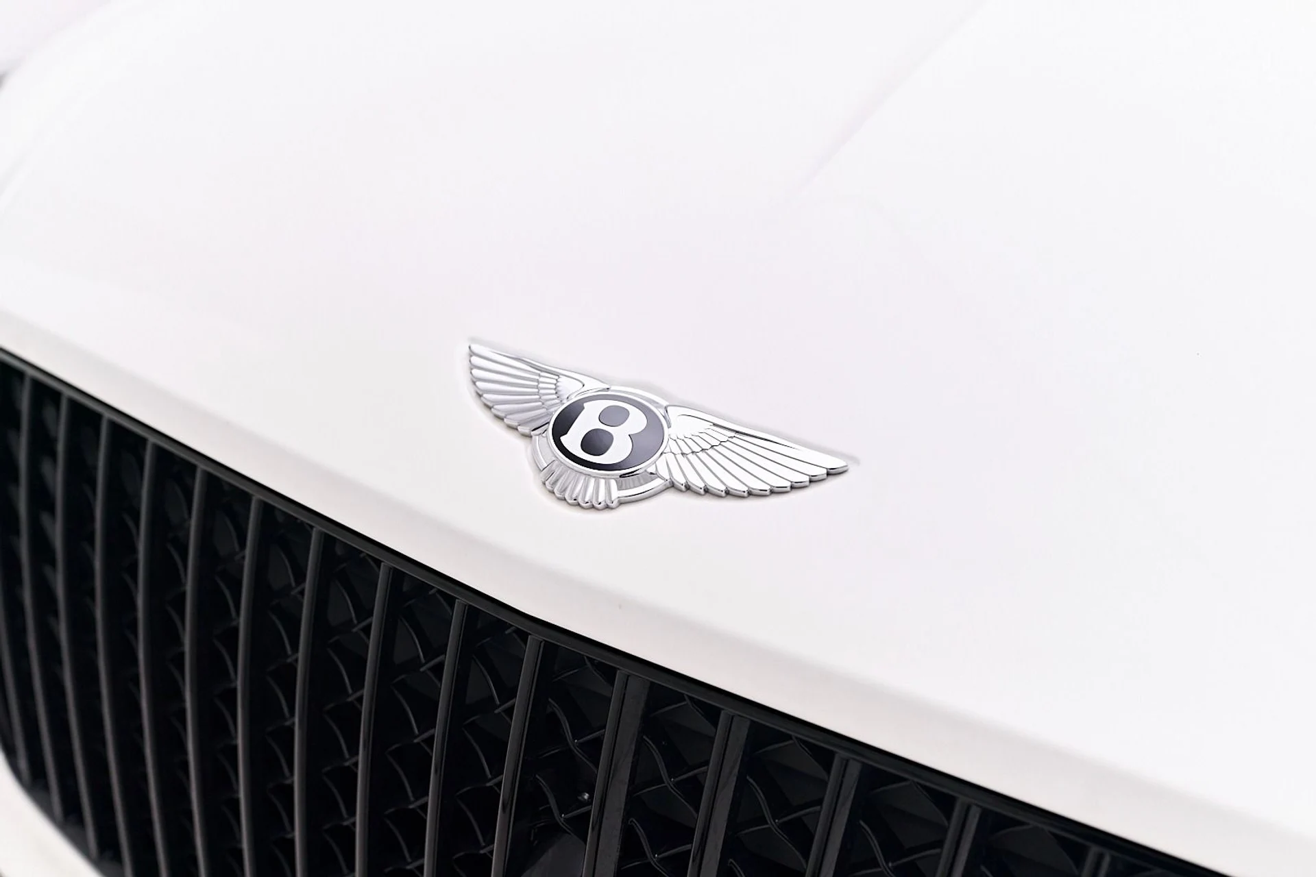 mph015_1669832031_Used_2023_Bentley_Bentayga_EWB_Azure_1745273088_28faf3320c