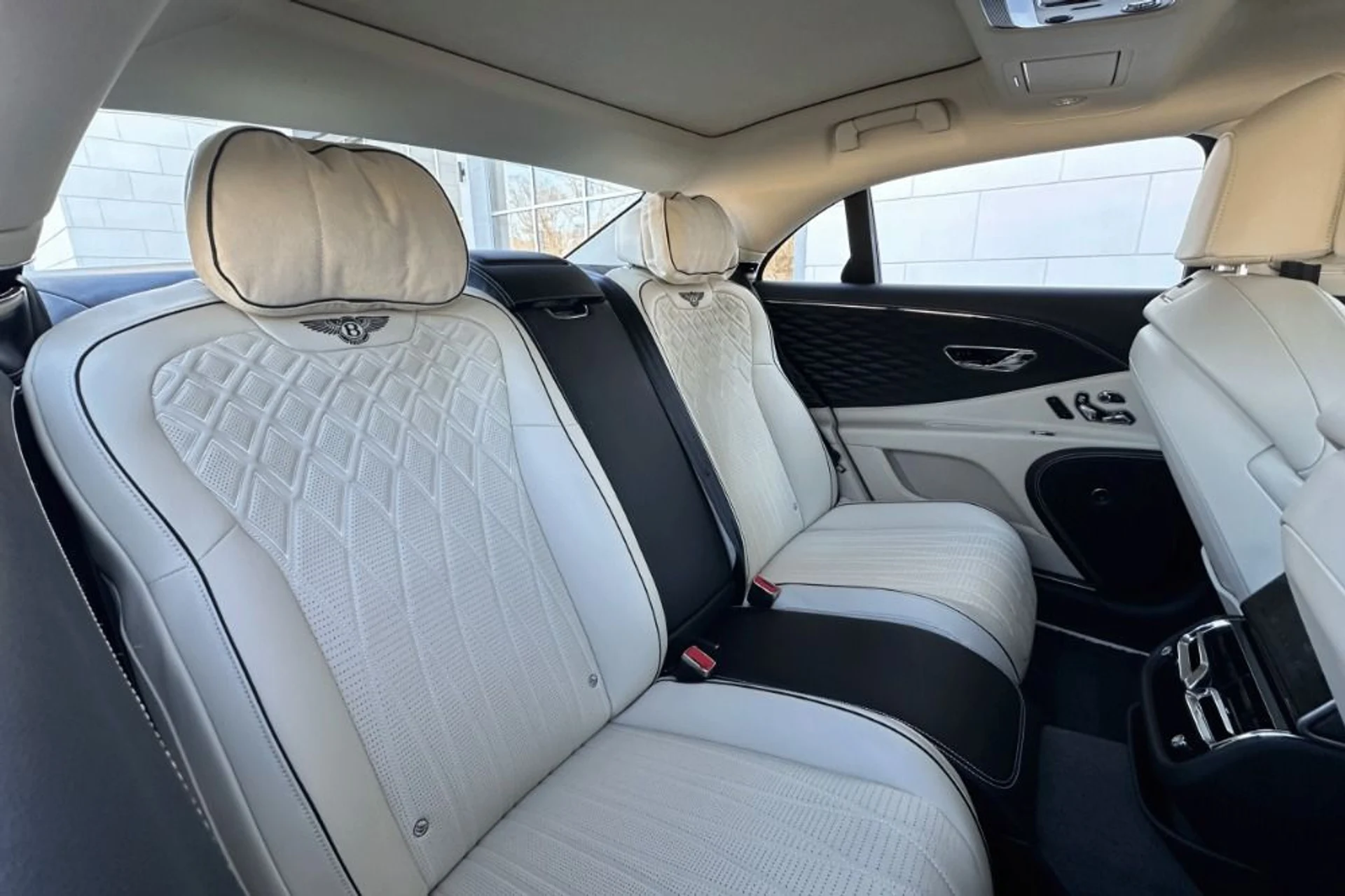 mph015_1669837770_Used_2021_Bentley_Flying_Spur_V8_Base_1770376346_cb1d04609e