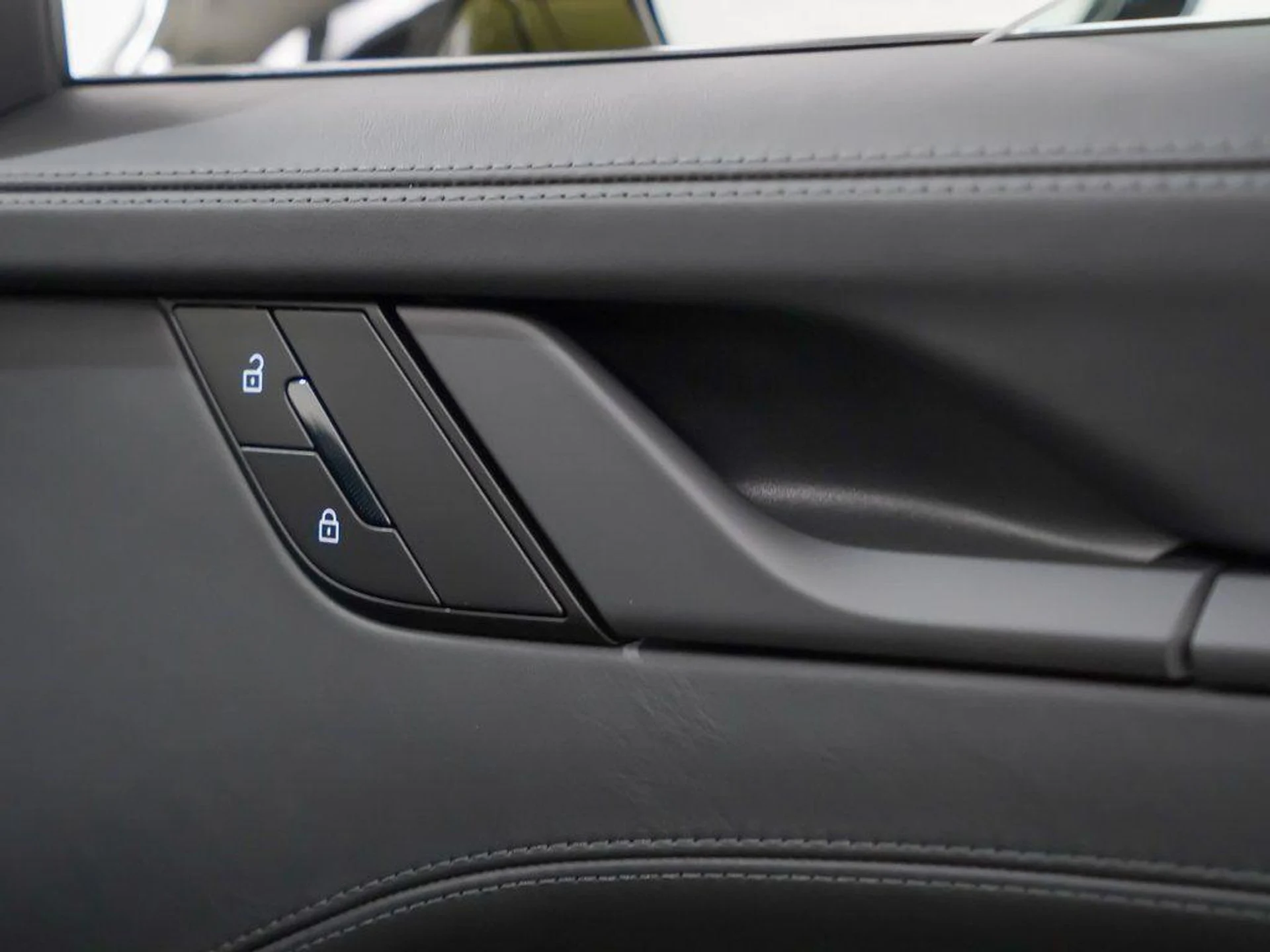 mph015_1676948114_m_Gaq7zq_Qzu9_SW_Z_Huu_X1_0r_Wm_Ok_2a880d5d07