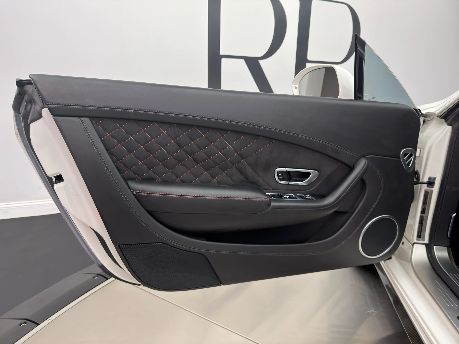 mph015_167830351_RPA_3405_interior_001_b1f8303955