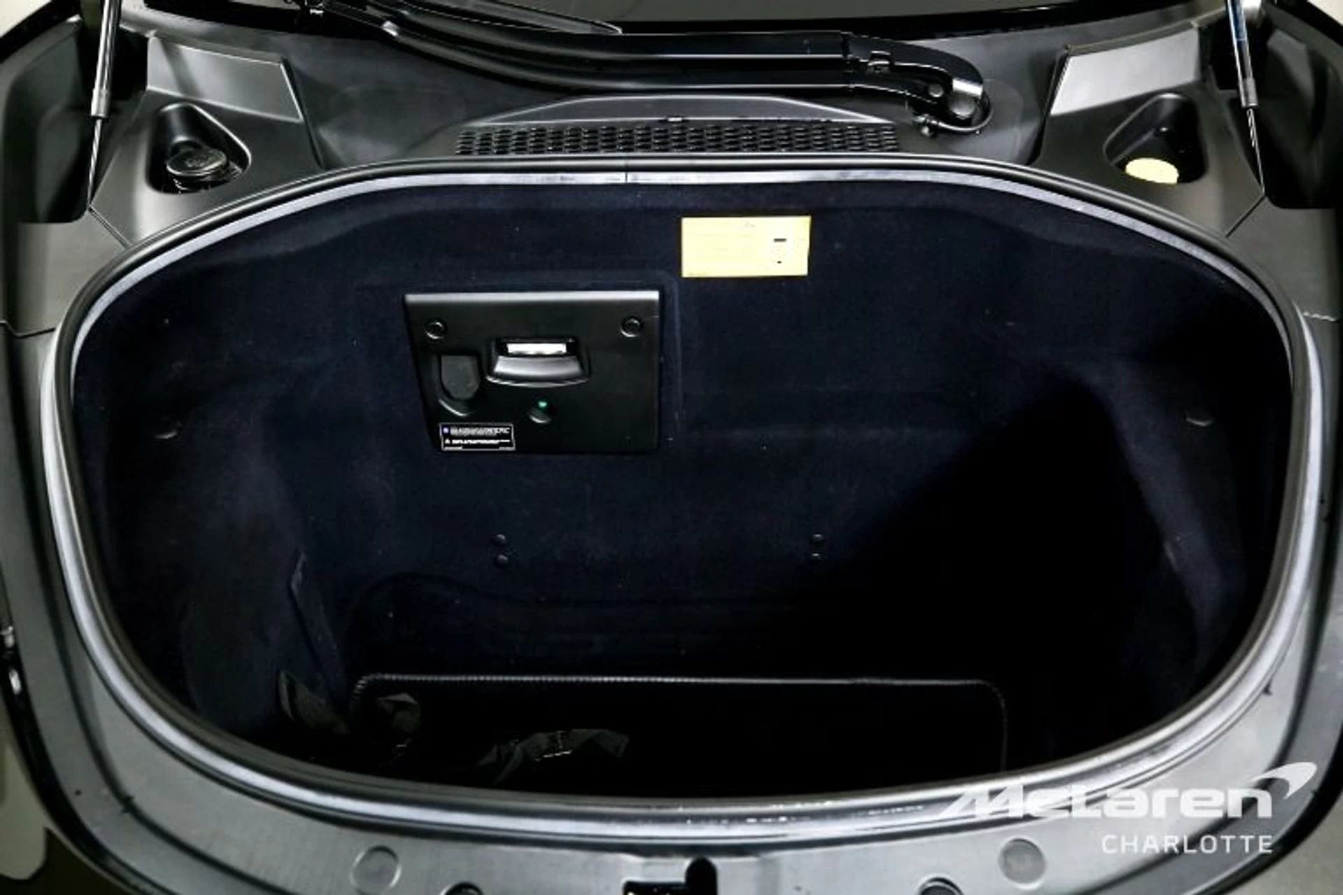 mph015_1691244810_Used_2023_Mc_Laren_Artura_71214ad5e8