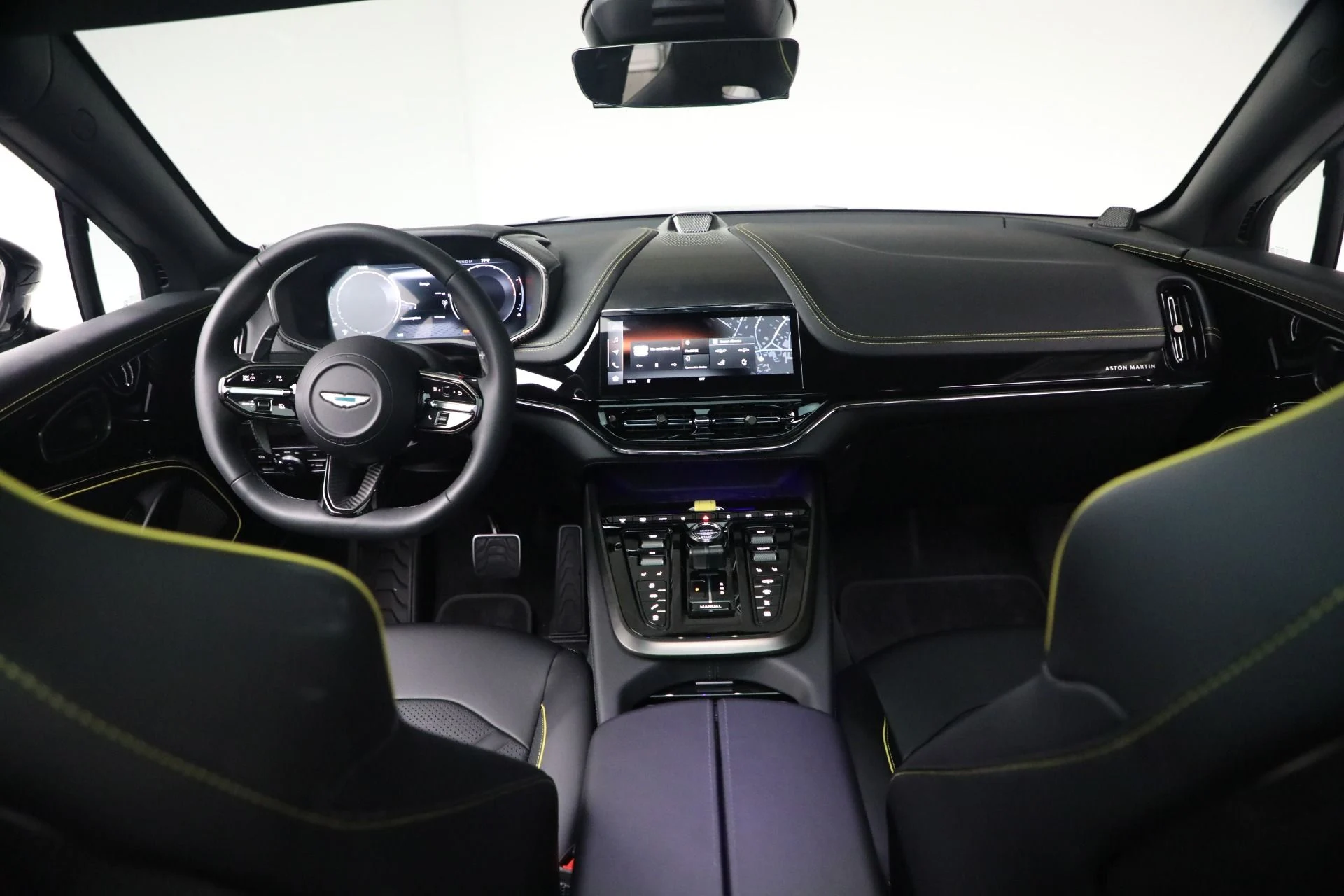 mph015_1691345599_New_2026_Aston_Martin_DBX_S_1787860689_8f6c1ea628