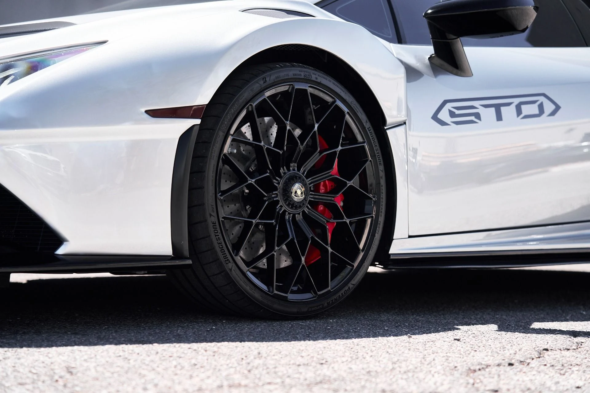 mph015_1698866052_Used_2023_Lamborghini_Huracan_STO_Base_1754673404_116b9a5d80