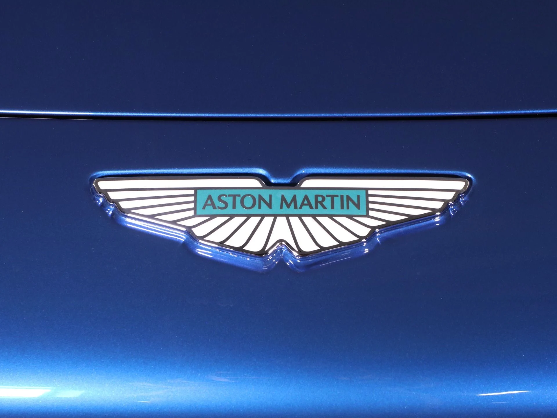 mph015_1706049983_Used_2025_Aston_Martin_Vantage_1742253267_c8700fedce