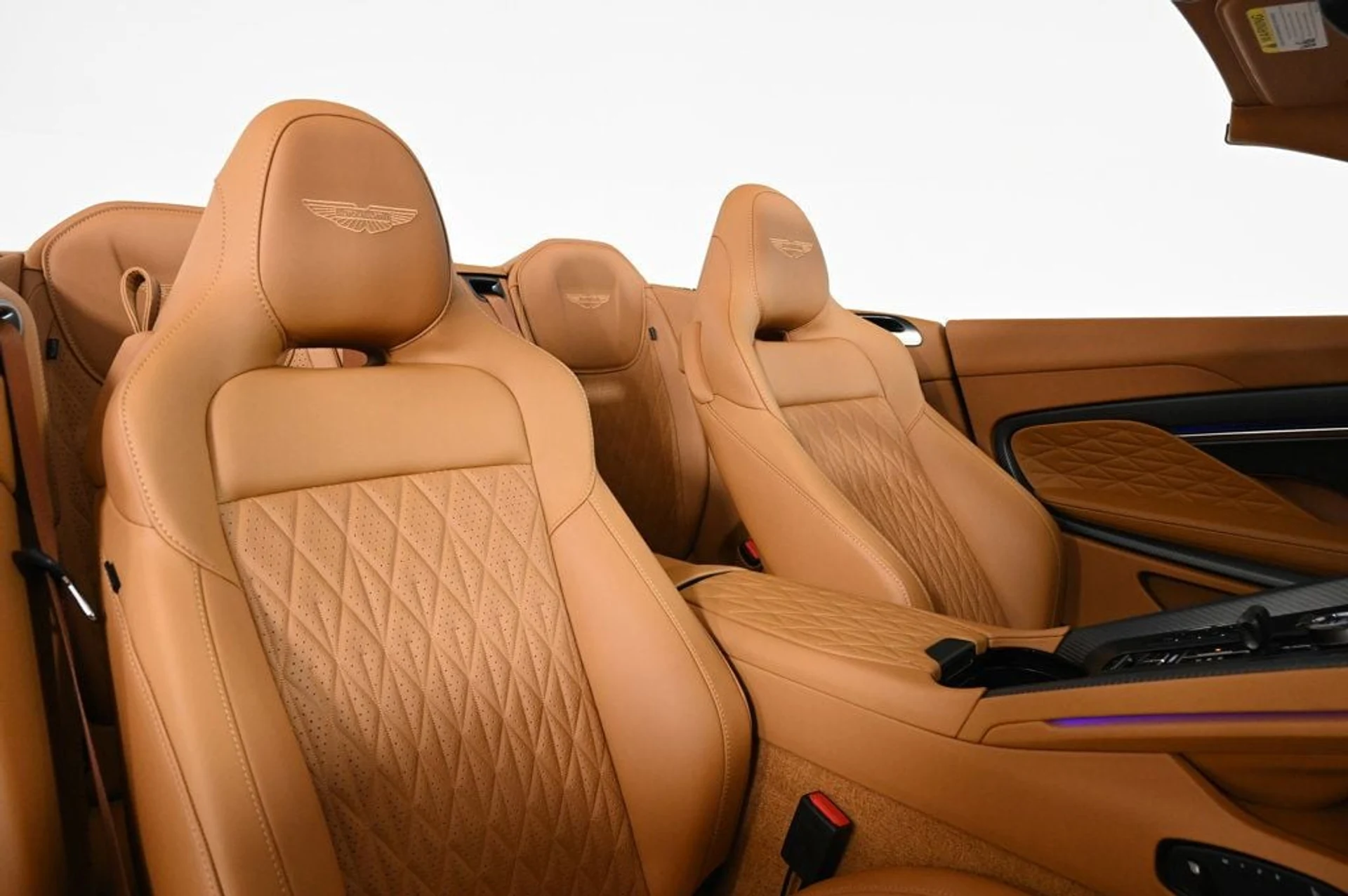 mph015_1714138941_new_2025_aston_martin_db12_volante_11350_22900895_15_1024_654be75313