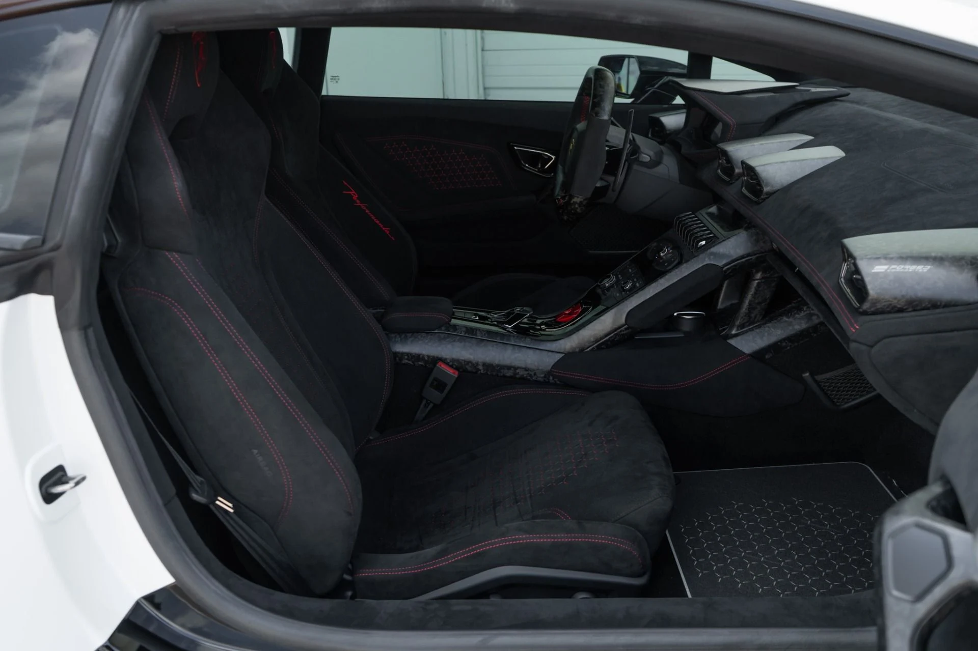 mph015_1716614280_Used_2018_Lamborghini_Huracan_LP_640_4_Performante_1773180113_4b8d839556