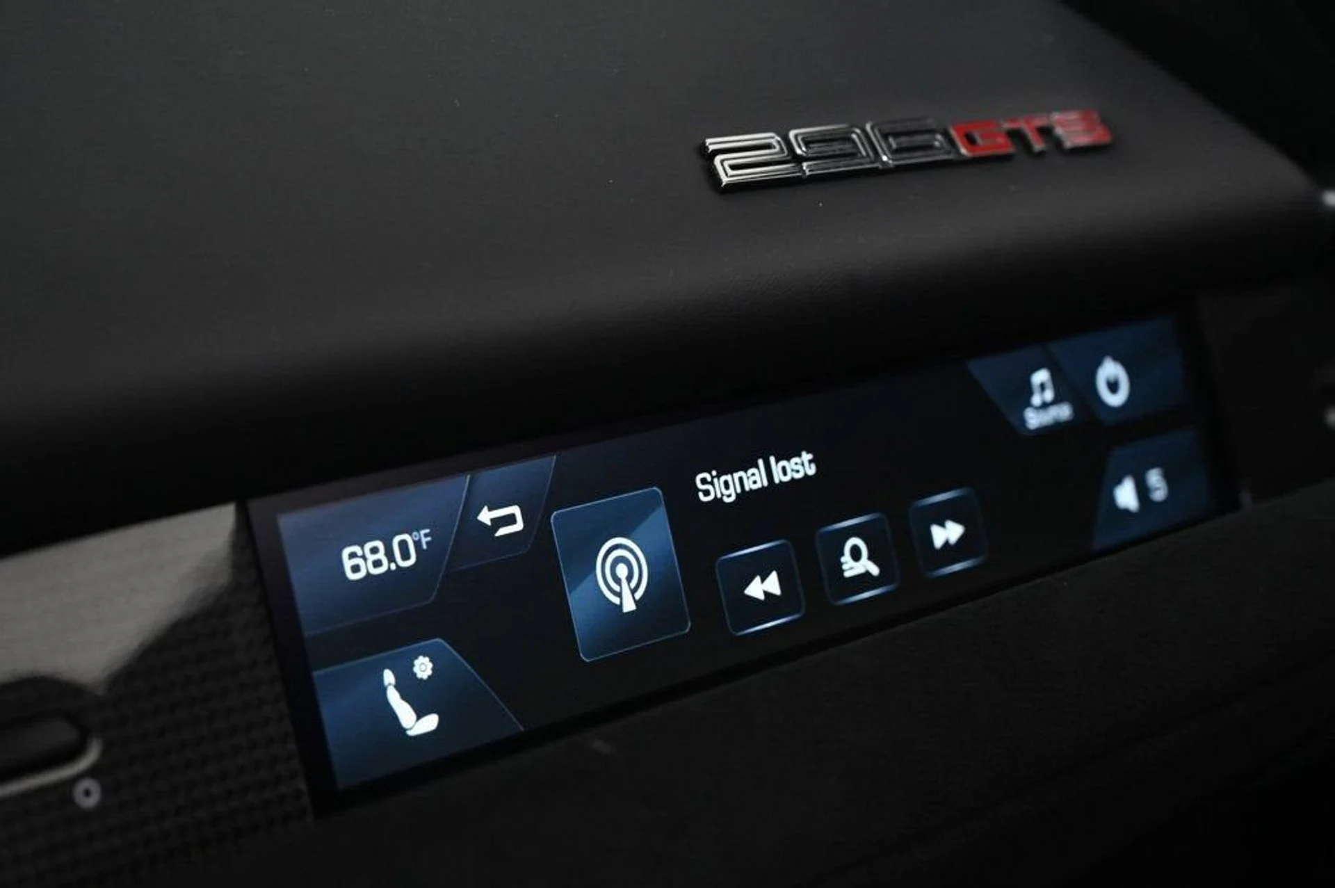 mph015_171975201_df70fd14a6e74f25b68cbf8cf9ac9a00_f4ede1f69b