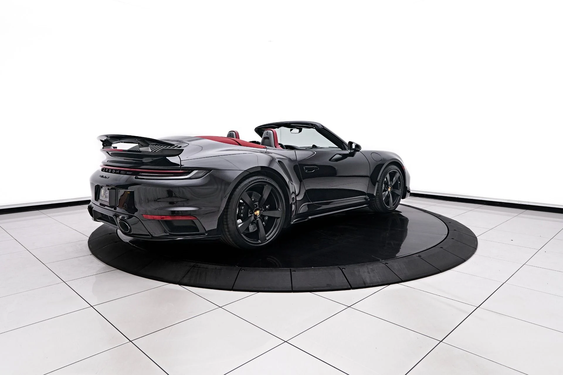 mph015_1736482148_Used_2024_Porsche_911_Turbo_S_1758674556_61dd46c968