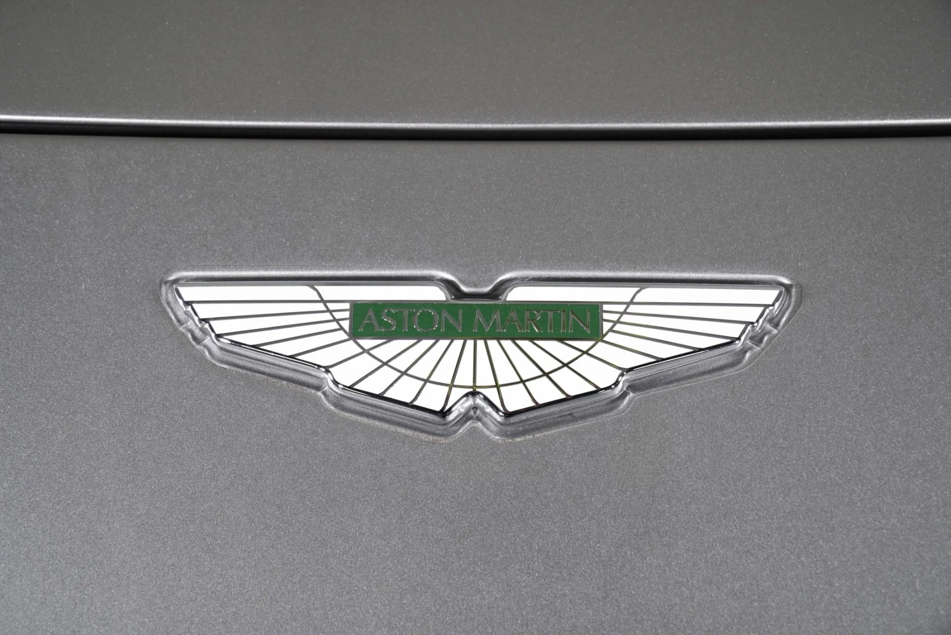 mph015_1742243575_Used_2023_Aston_Martin_Vantage_1770366808_e806339ca4