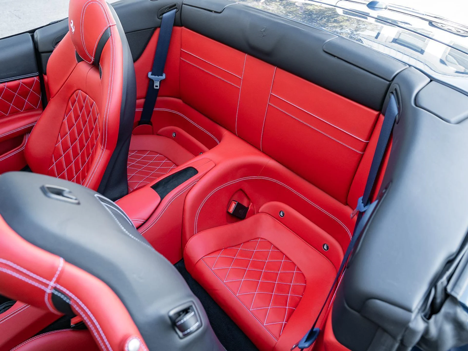 mph015_1749604561_Used_2016_Ferrari_California_T_1770806111_e8c95b5fb6