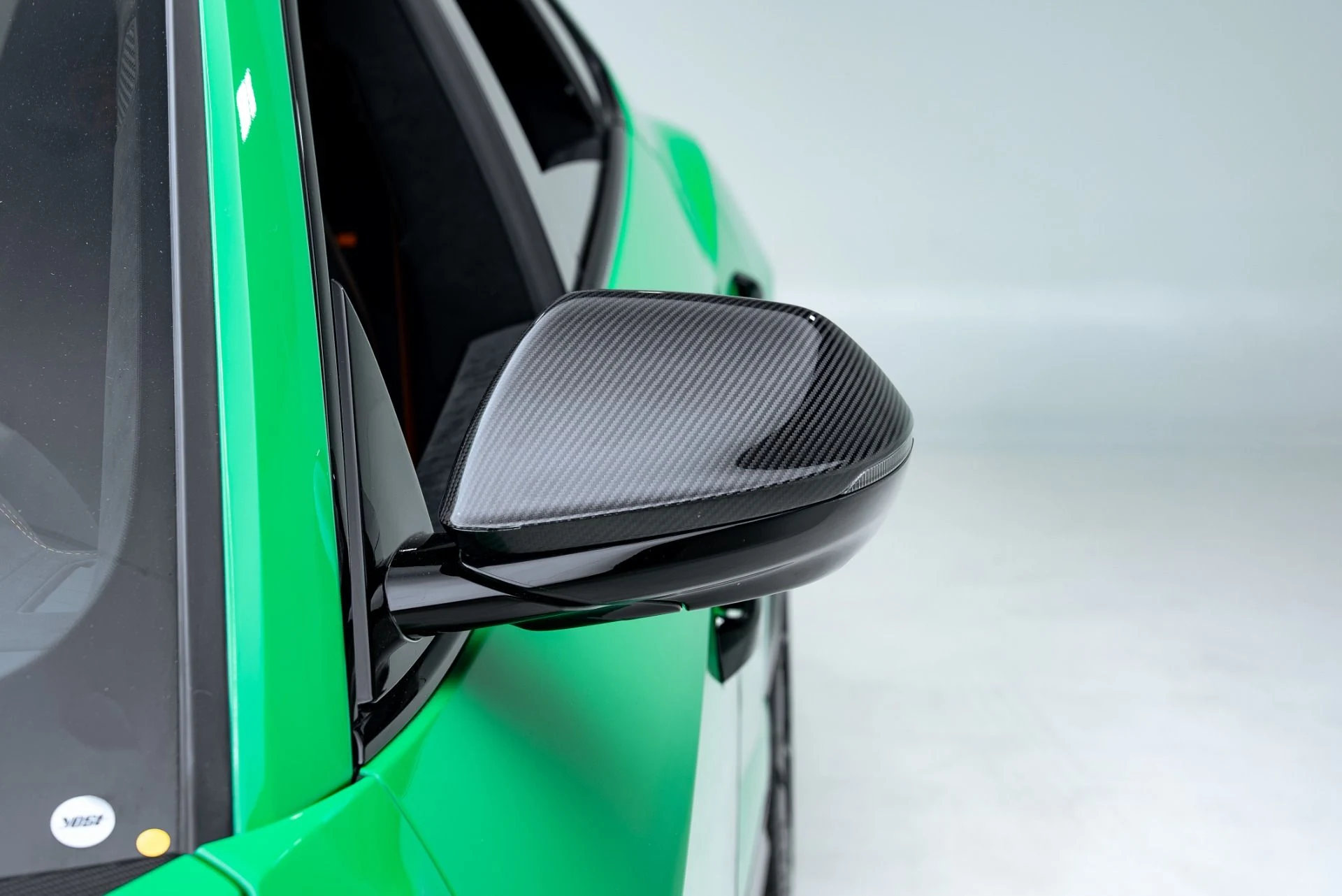 mph015_1755211911_Used_2023_Lamborghini_Urus_Performante_1776977972_e8f76cbb4d