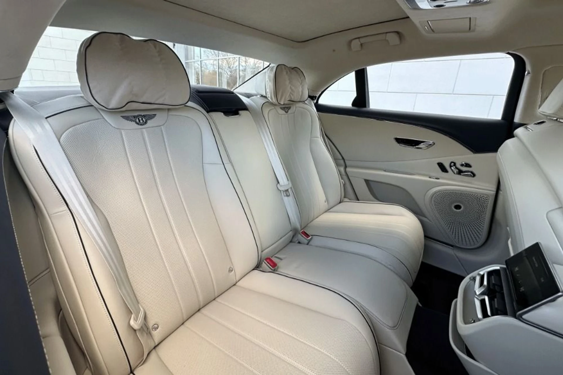 mph015_1756354867_New_2026_Bentley_Flying_Spur_1765792649_34c8408a86