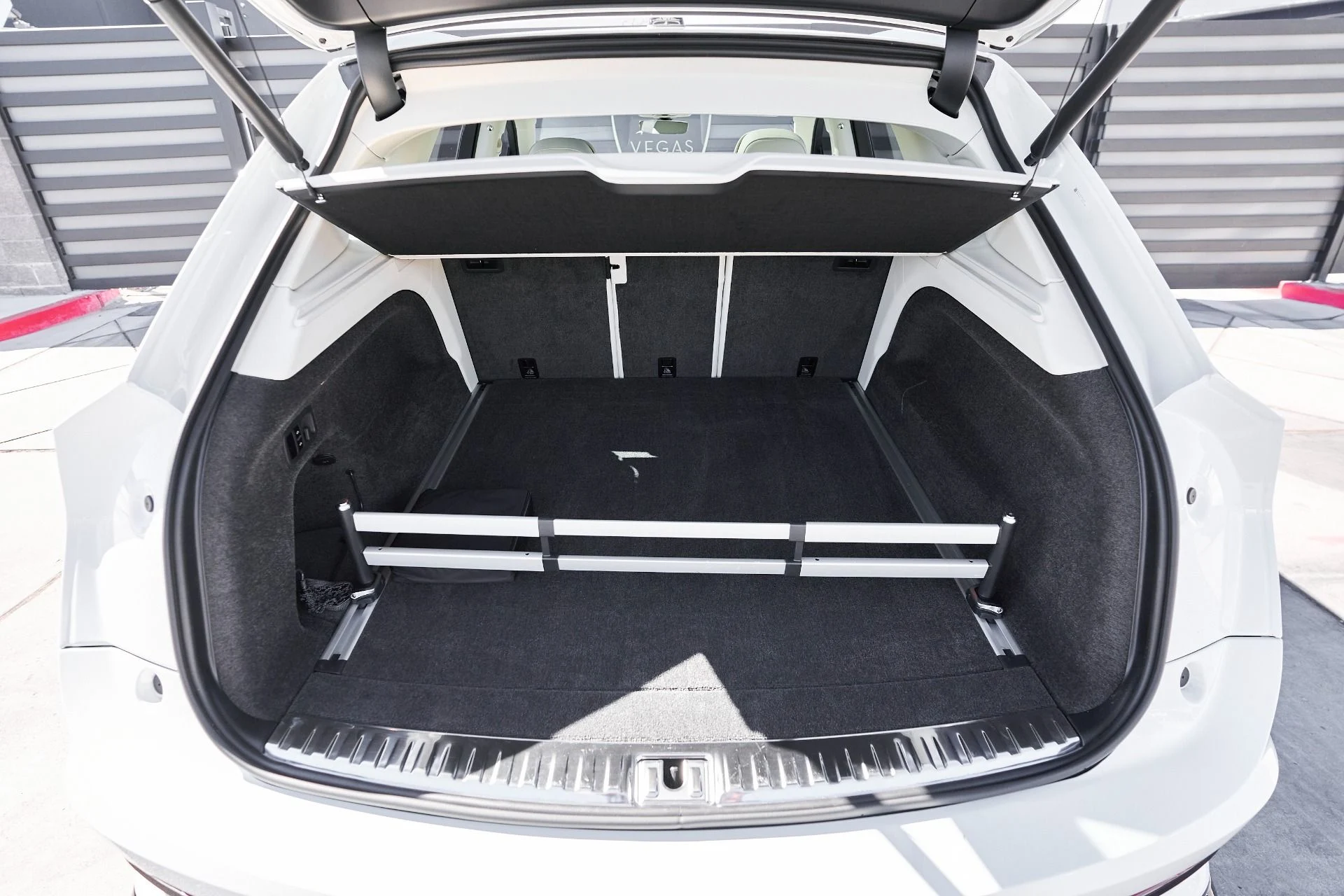 mph015_1758556525_Used_2024_Bentley_Bentayga_Hybrid_S_1759985924_804c11f937