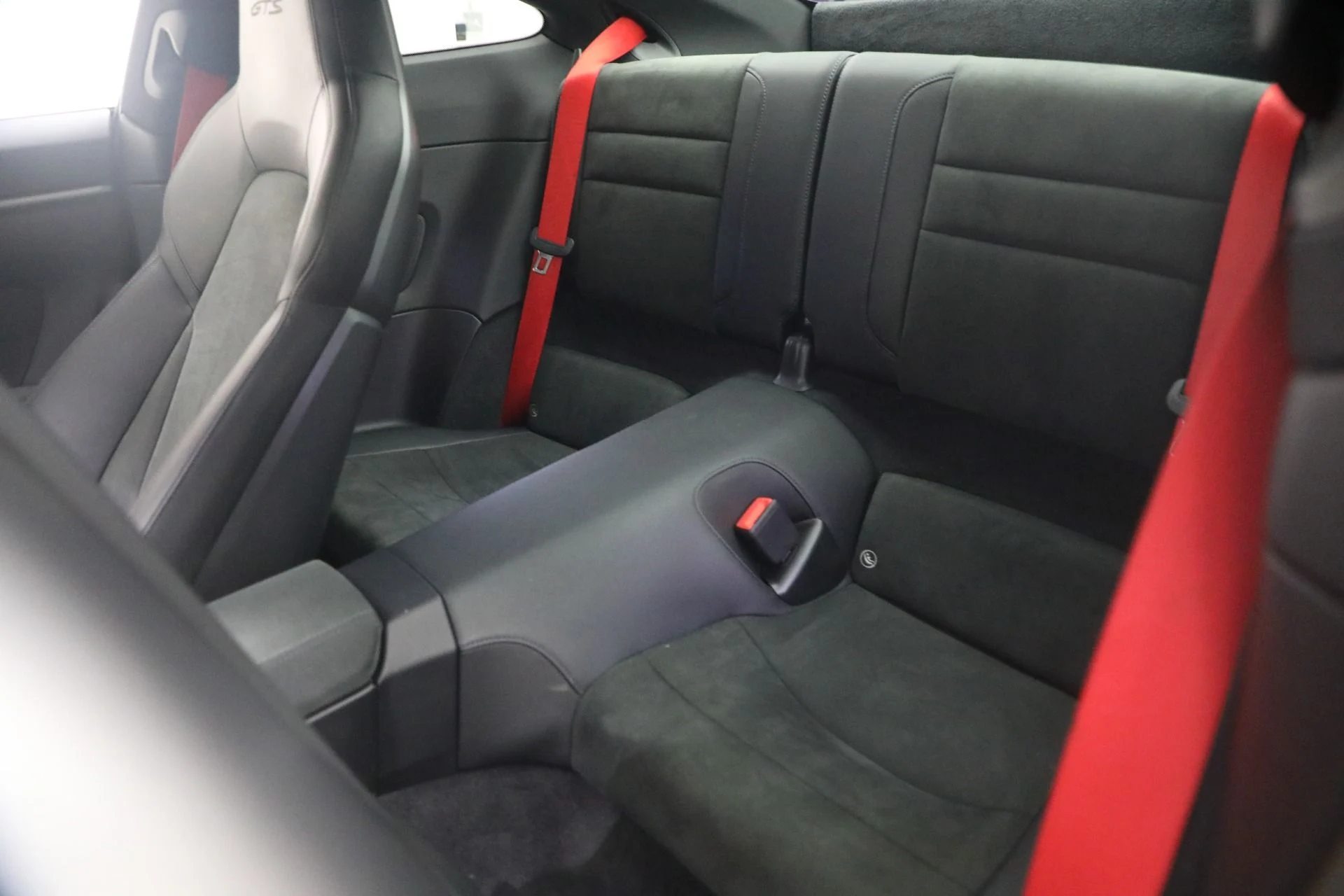 mph015_1762785730_Used_2022_Porsche_911_Carrera_4_GTS_1775578385_805f605201