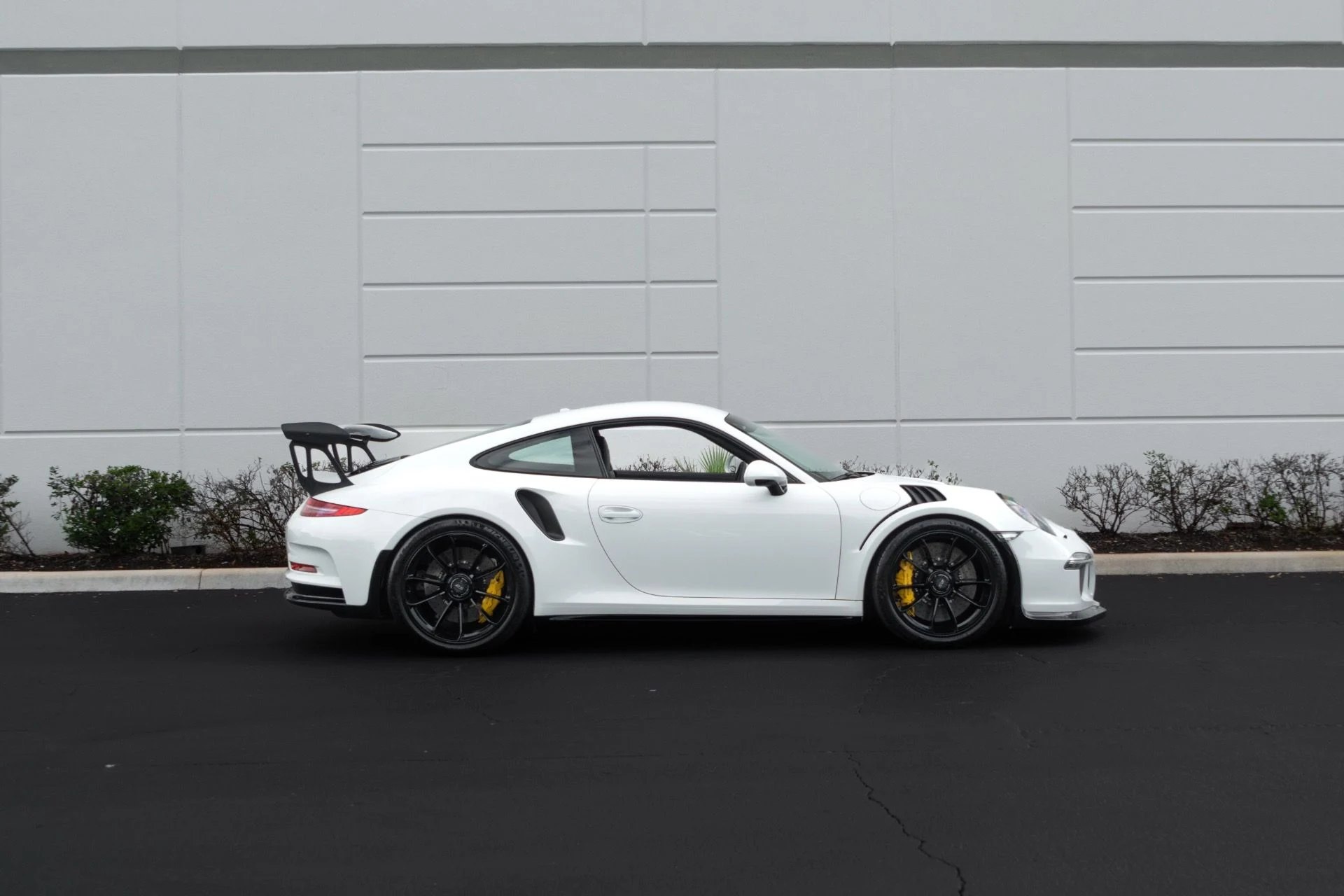 mph015_1763791758_Used_2016_Porsche_911_GT_3_RS_1761756649_b326d32237