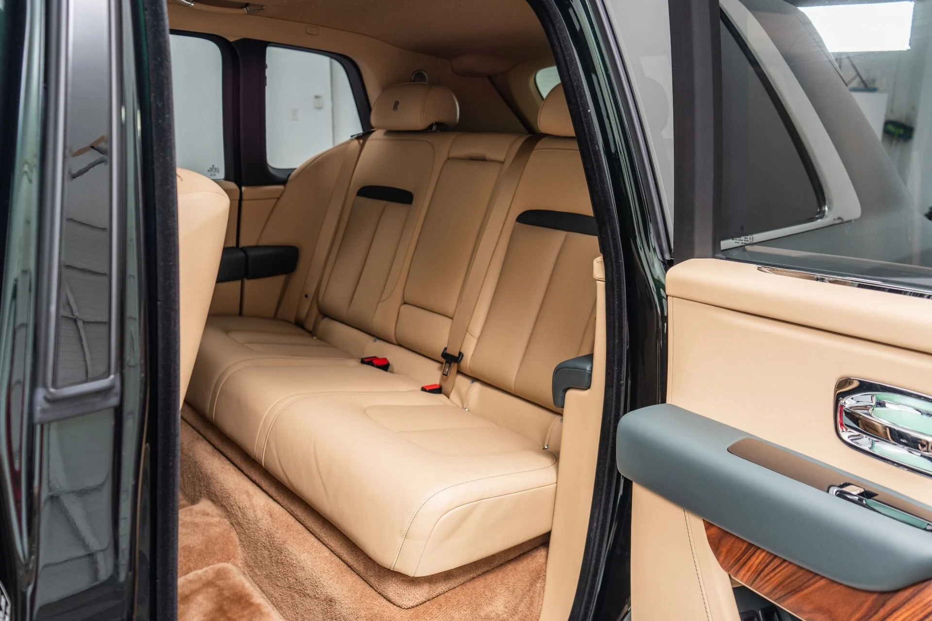 mph015_1766156098_Used_2025_Rolls_Royce_Cullinan_1773778505_39a8d57669