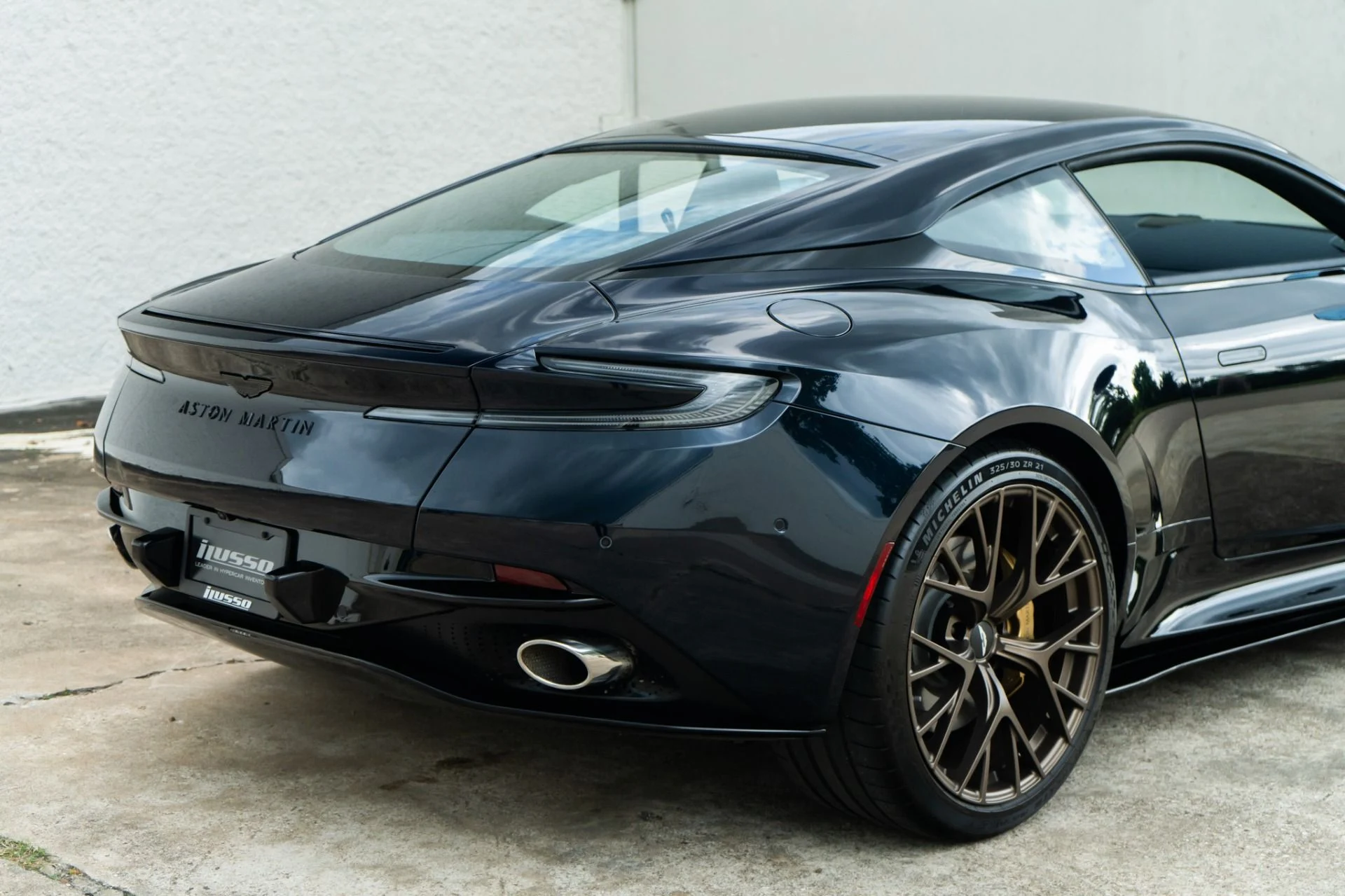 mph015_1774287082_Used_2024_Aston_Martin_DB_12_V8_1780518223_27e4db1447