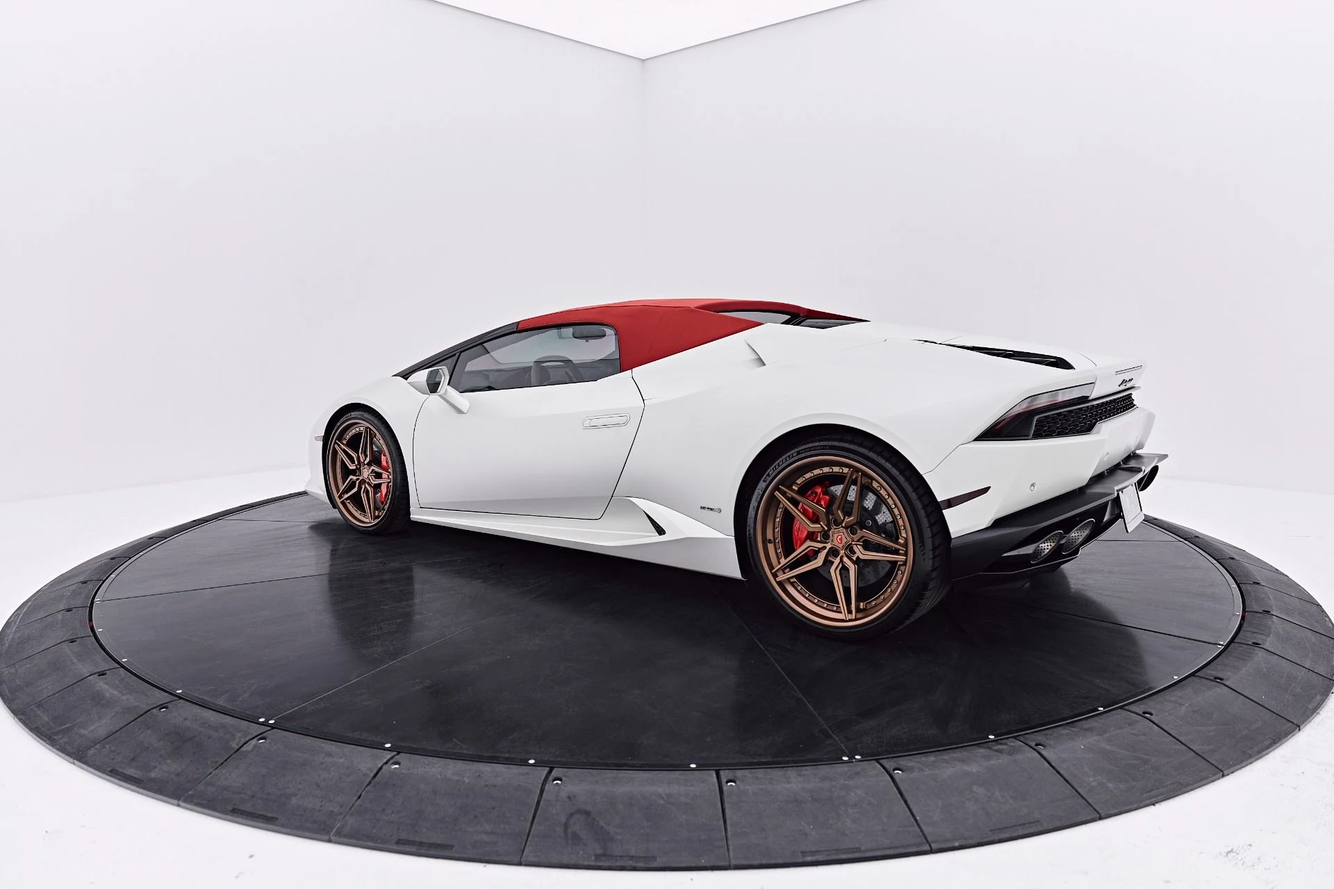 mph015_1775046306_Used_2017_Lamborghini_Huracan_1786741651_3572b61b47