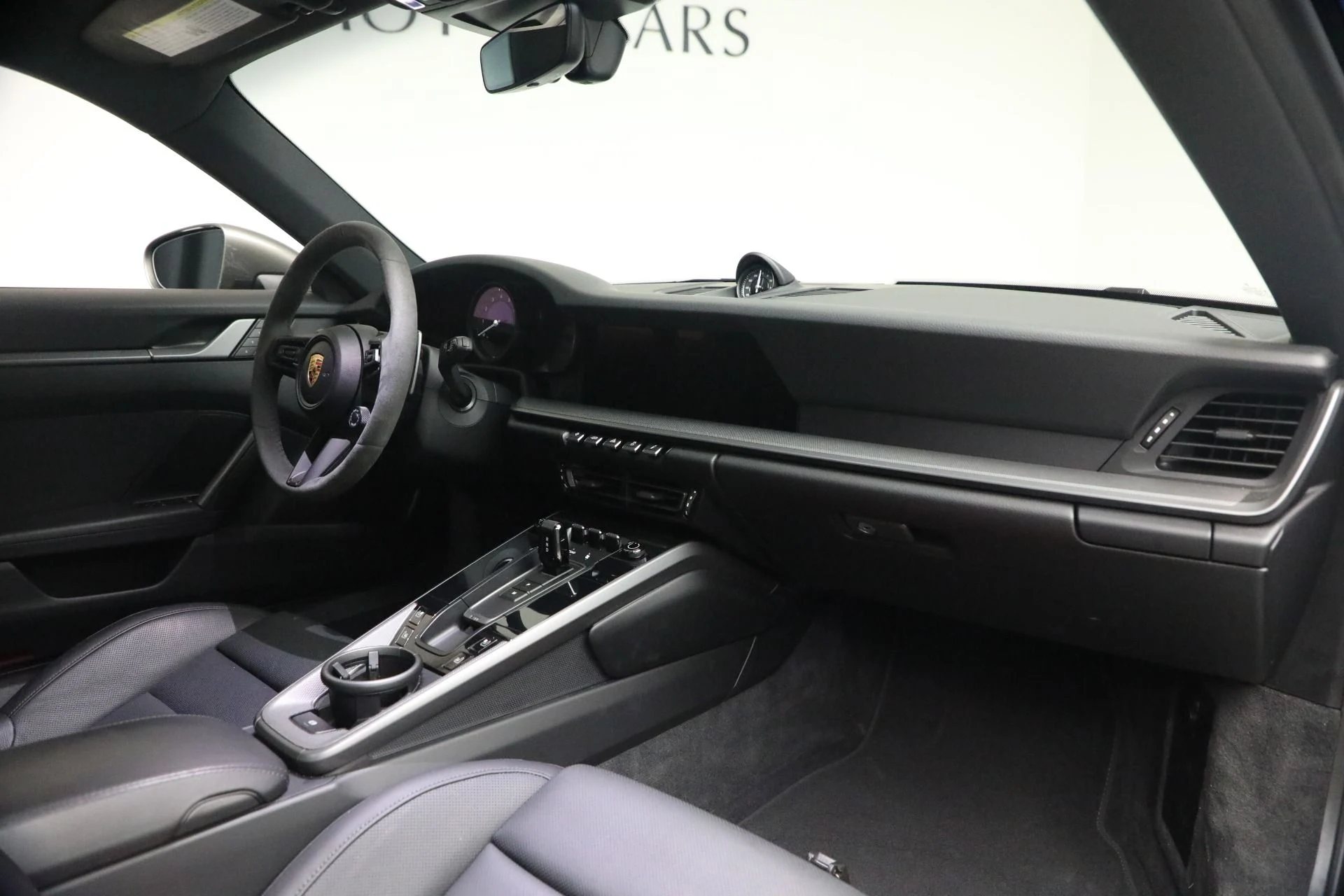 mph015_1778271571_Used_2022_Porsche_911_Carrera_1765579996_9f9920be41