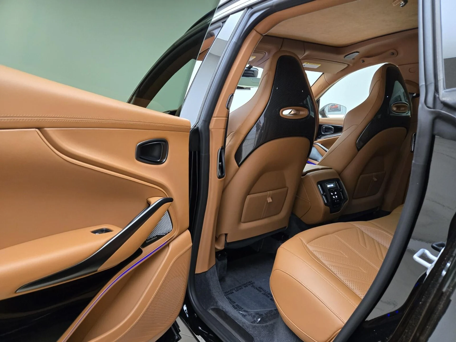 mph015_1779014527_New_2026_Aston_Martin_DBX_S_1776489473_8ea4327efc