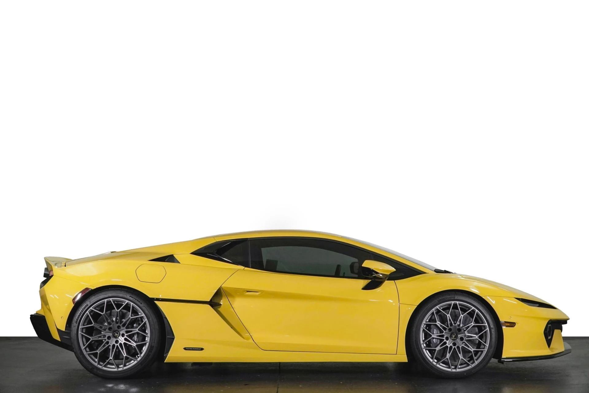 mph015_1781089645_Used_2026_Lamborghini_Temerario_1785784012_51892f6365