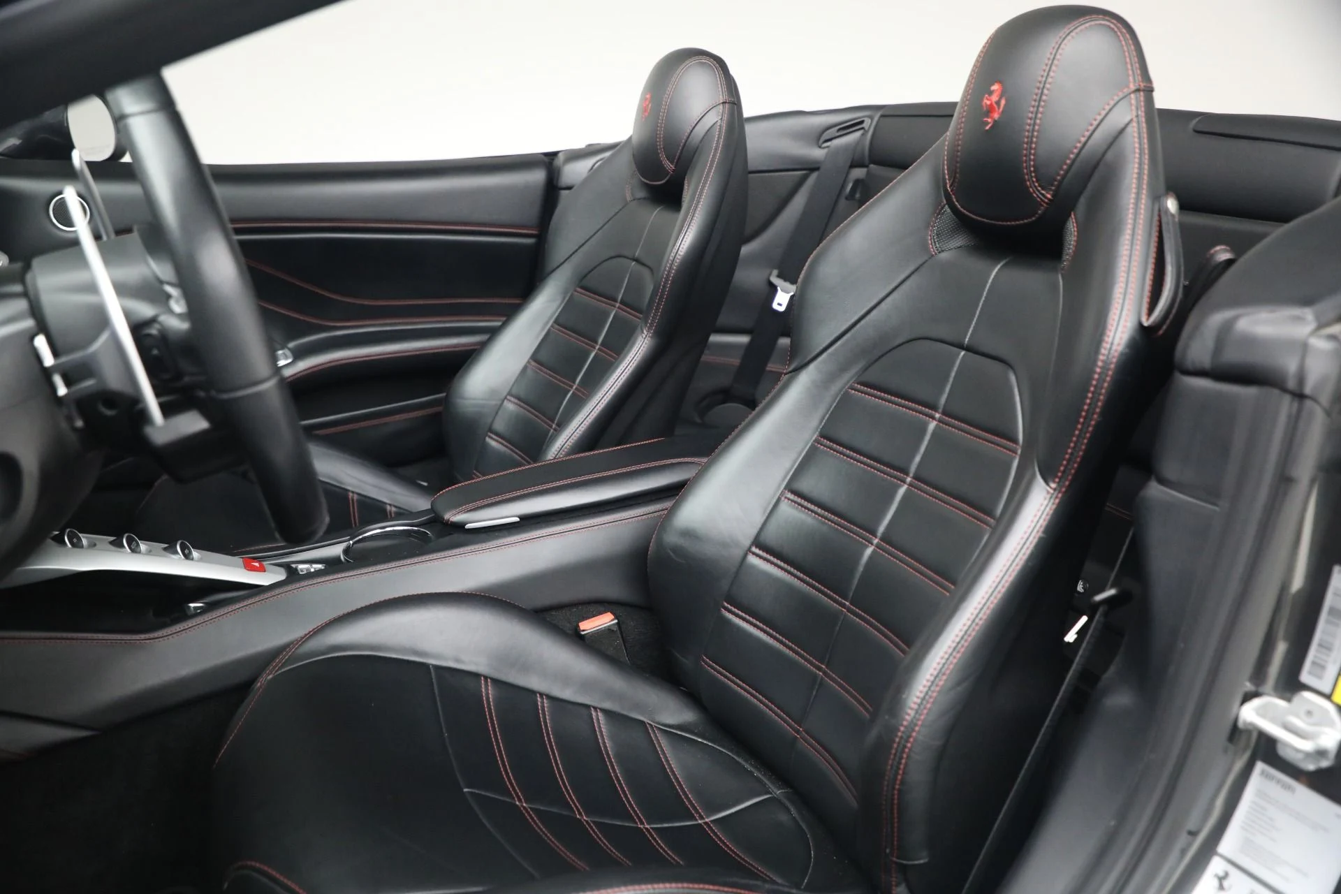 mph015_1785927944_Used_2015_Ferrari_California_T_1792181139_aff4db8e14