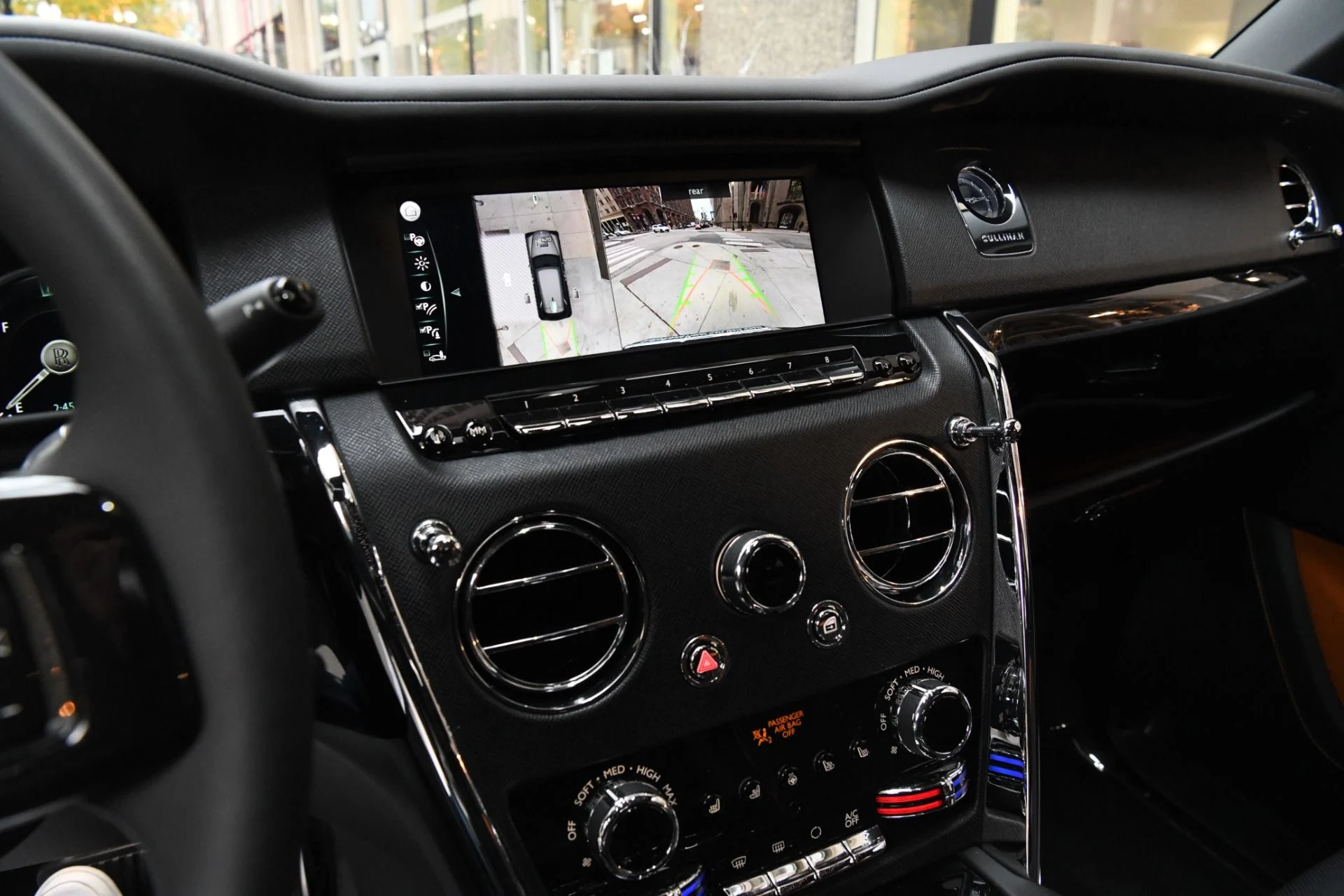 mph015_1786596250_11027_p17_l_e3423b2448