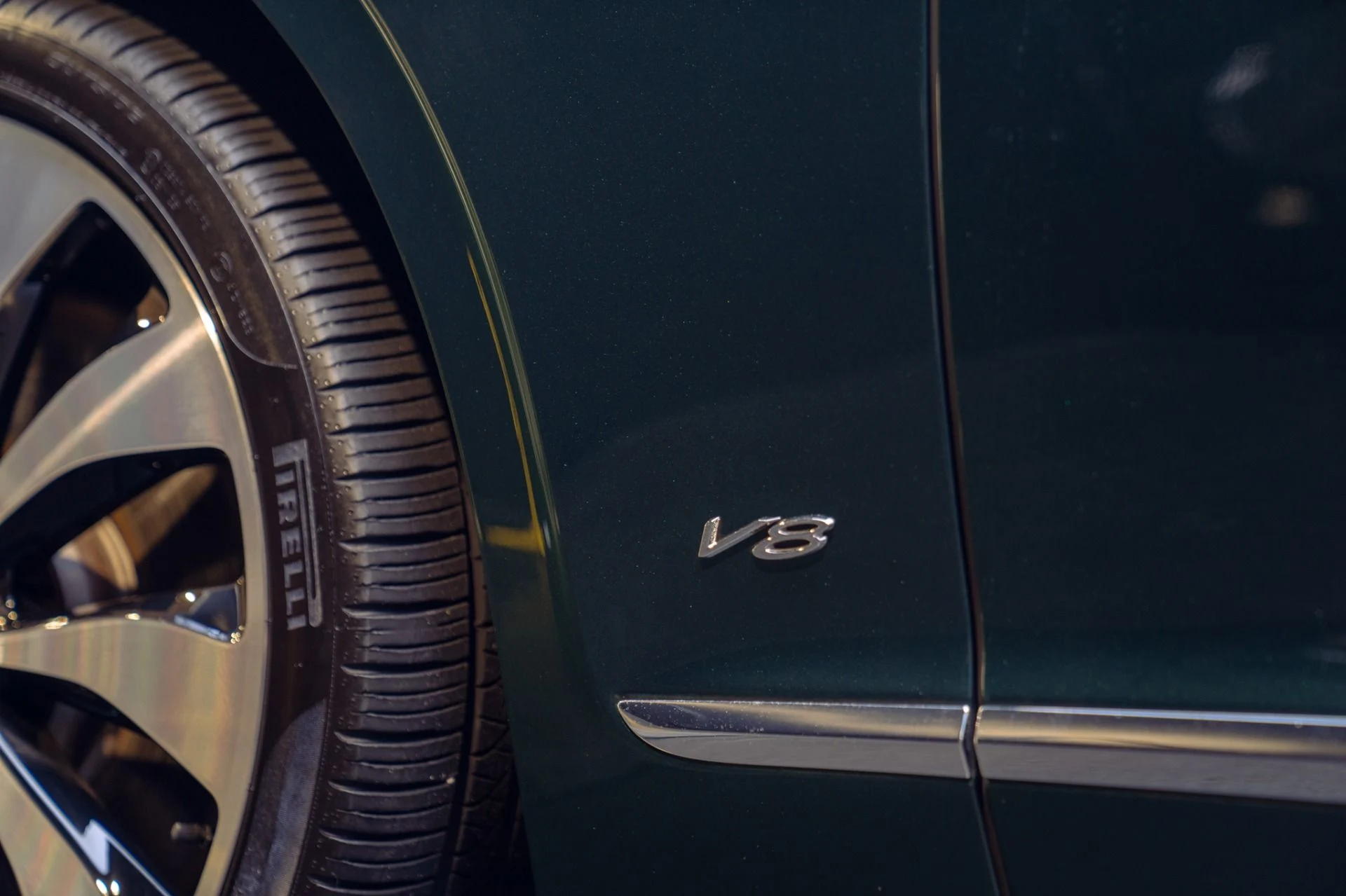 mph015_1787296220_Used_2022_Bentley_Flying_Spur_V8_1790700947_244149d047