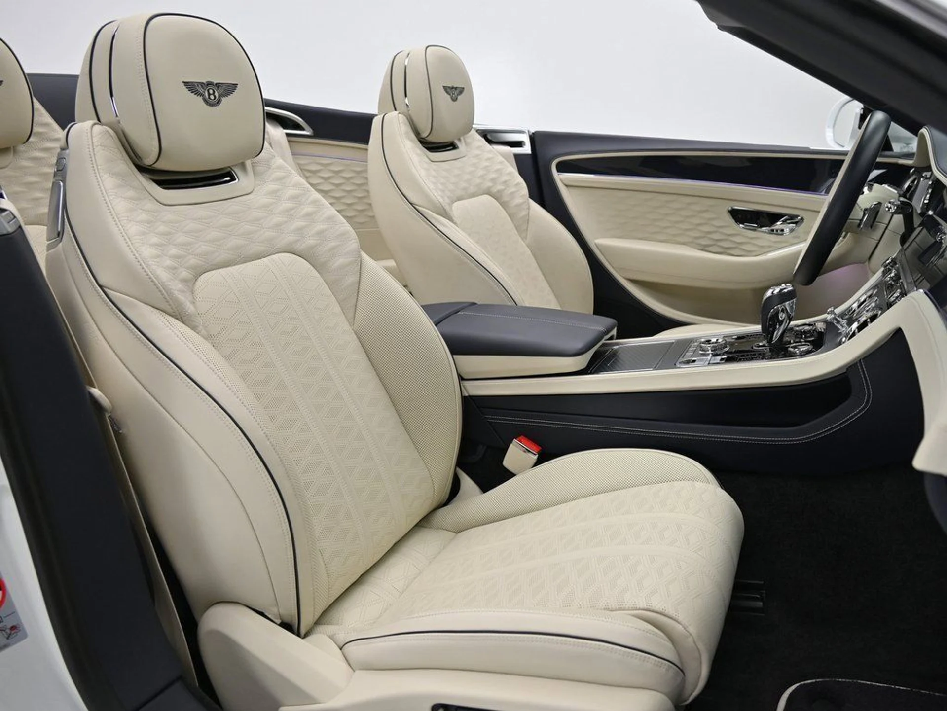 mph015_1788386145_3963c37b6e504495852b5083b97cb813_a8a6aa6dbb