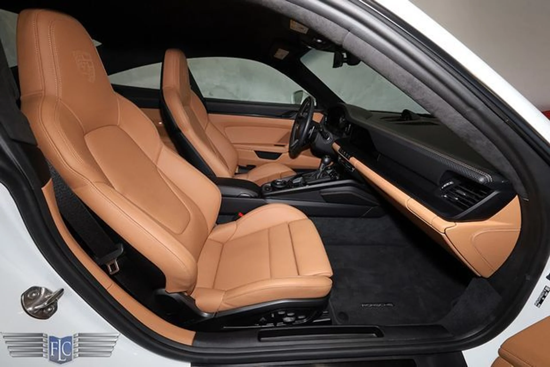 mph015_1789751648_used_2024_porsche_911_gt3coupewtouringpackage_9689_23060491_20_640_77cf2bee01