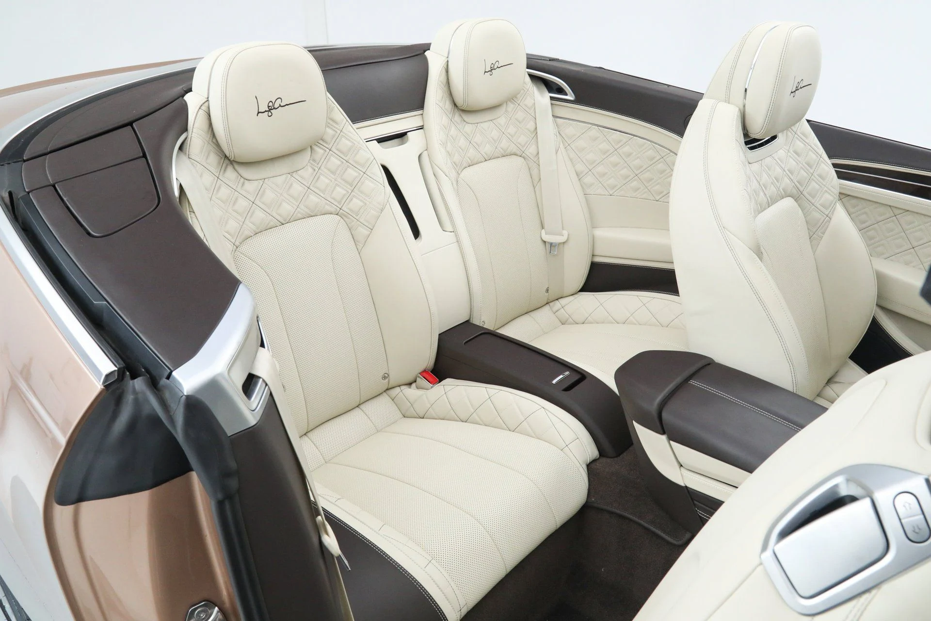 mph015_1790981546_1c1dfc44ed2679eb2668608e6bf8892c_f10ccdc3a8