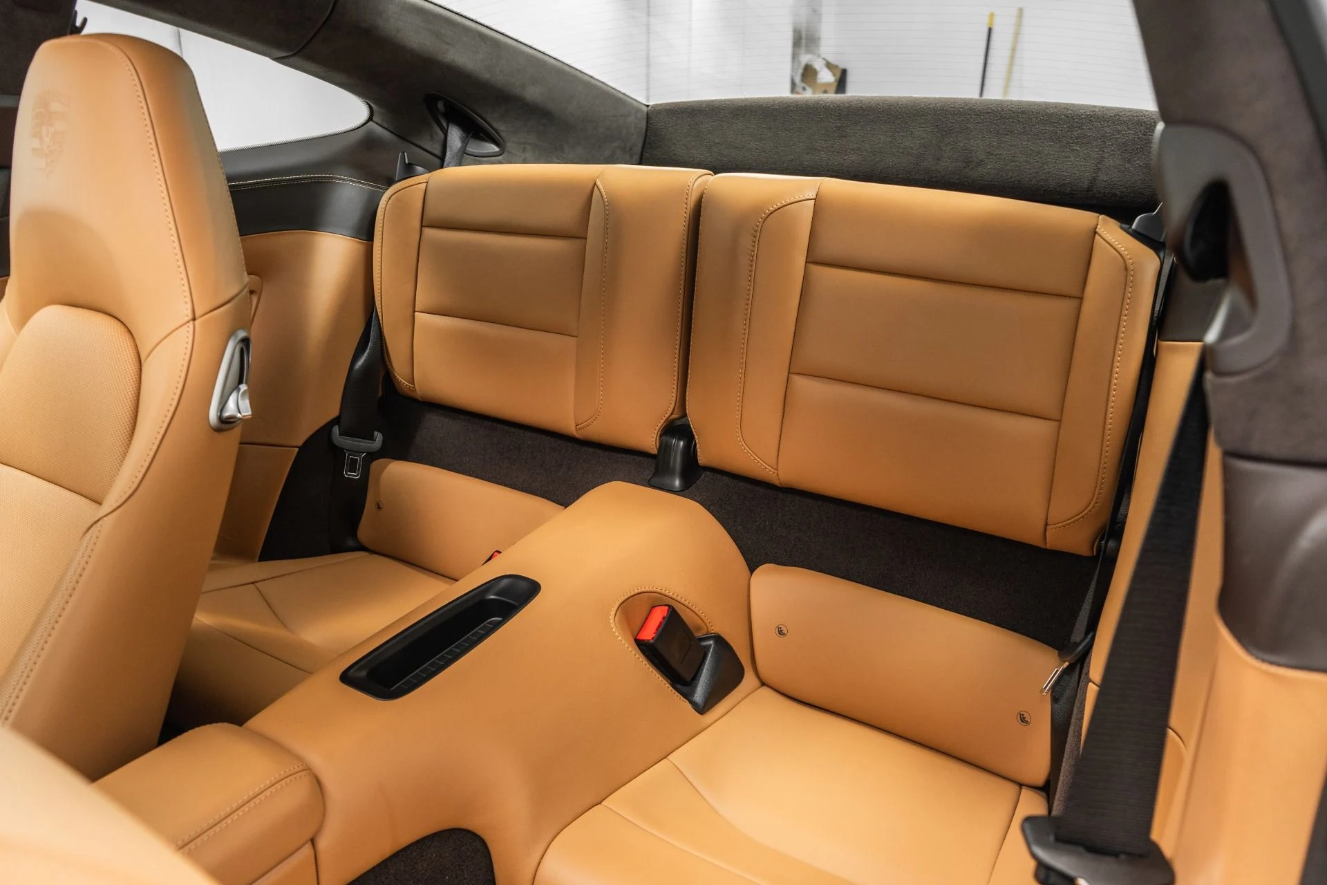 mph015_1791049092_Used_2019_Porsche_911_Carrera_4_S_Sport_Package_Two_Tone_Interior_1782227287_3100ac4b2a