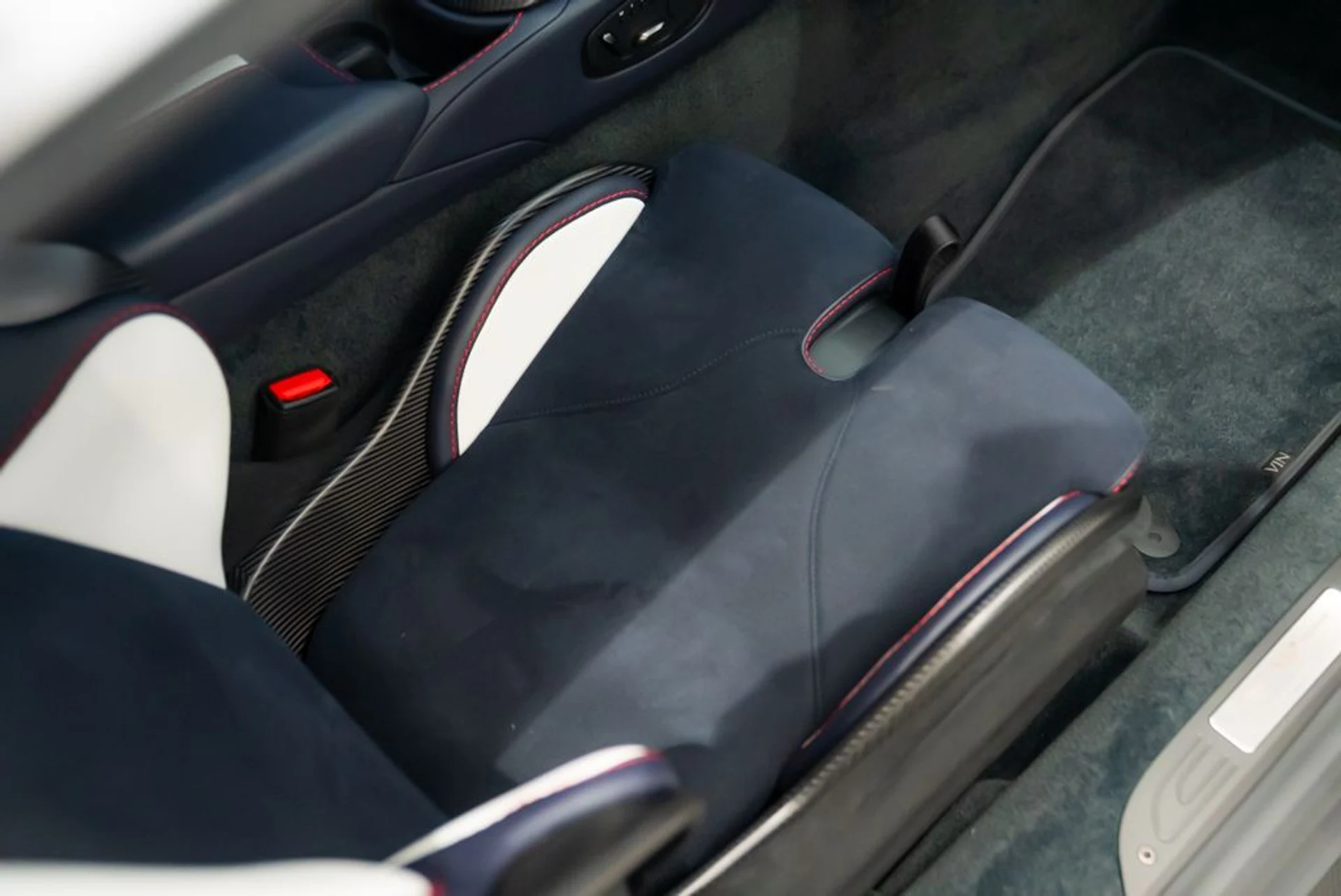 mph015_1791793538_aston_martin_vantage_2023_jpg_v_1773863537_4145cc7726