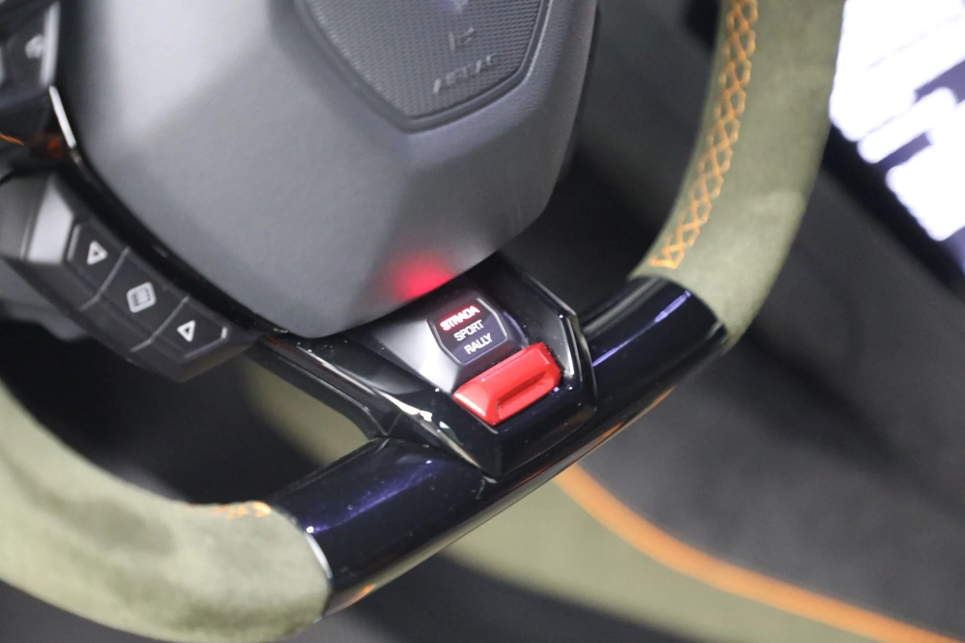 mph015_180137084_Used_2024_Lamborghini_Huracan_Sterrato_1772051160_a74ca928be