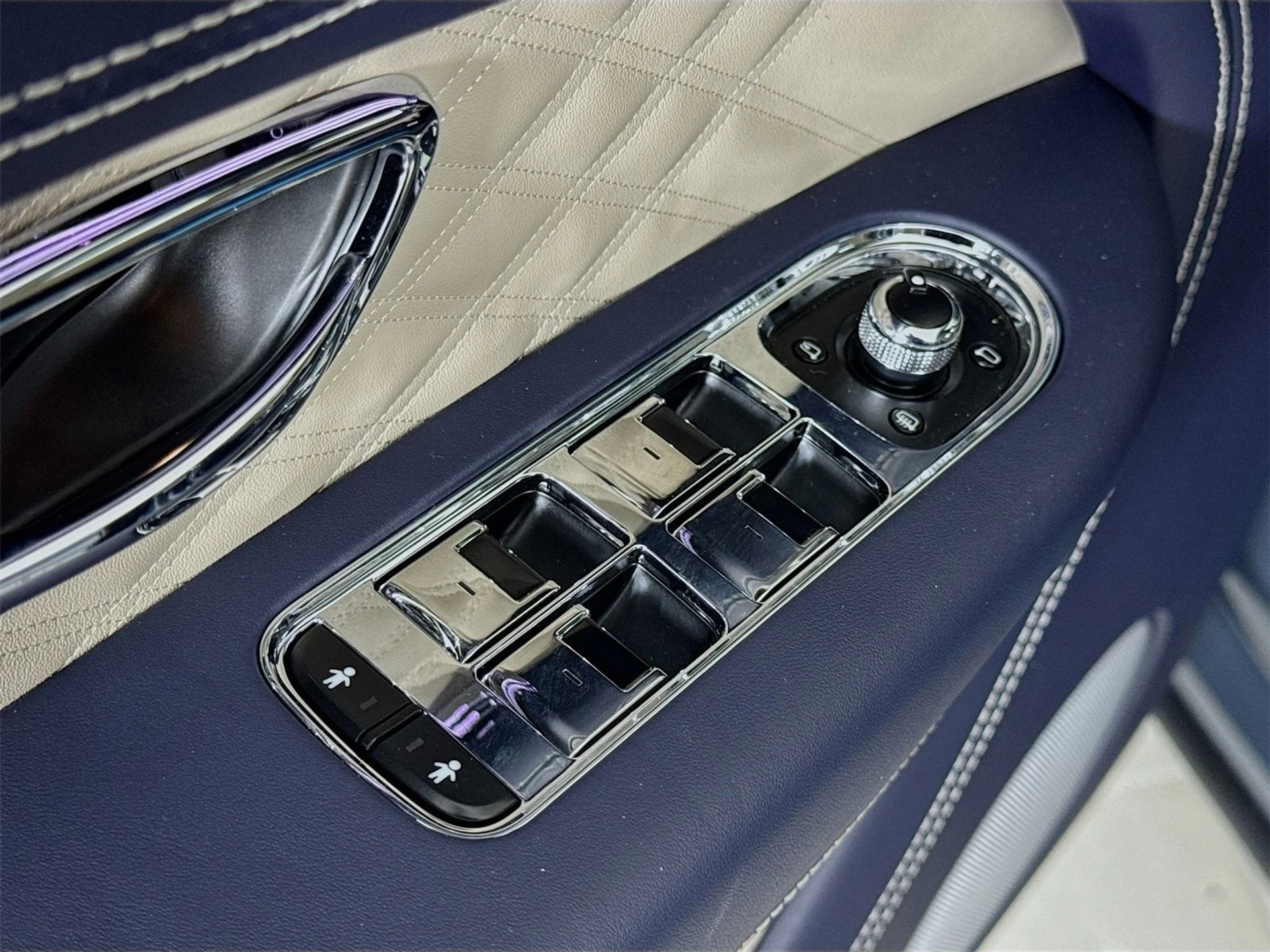 mph015_1810656731_e0ac92b0547dfc8f9c2a7cb2a6160188x_e914715bee