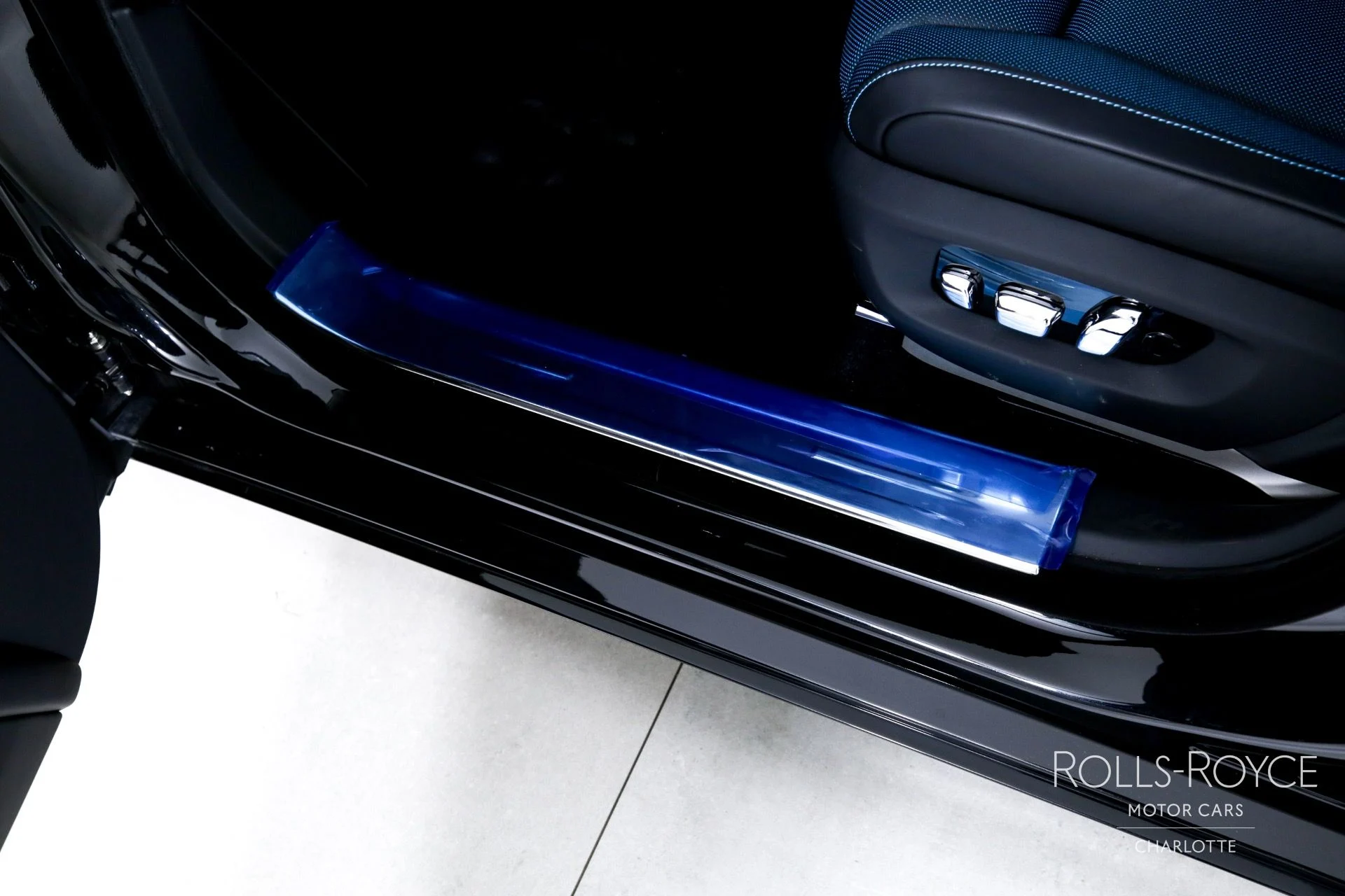 mph015_1818010139_Used_2024_Rolls_Royce_Ghost_1746461568_58853862db