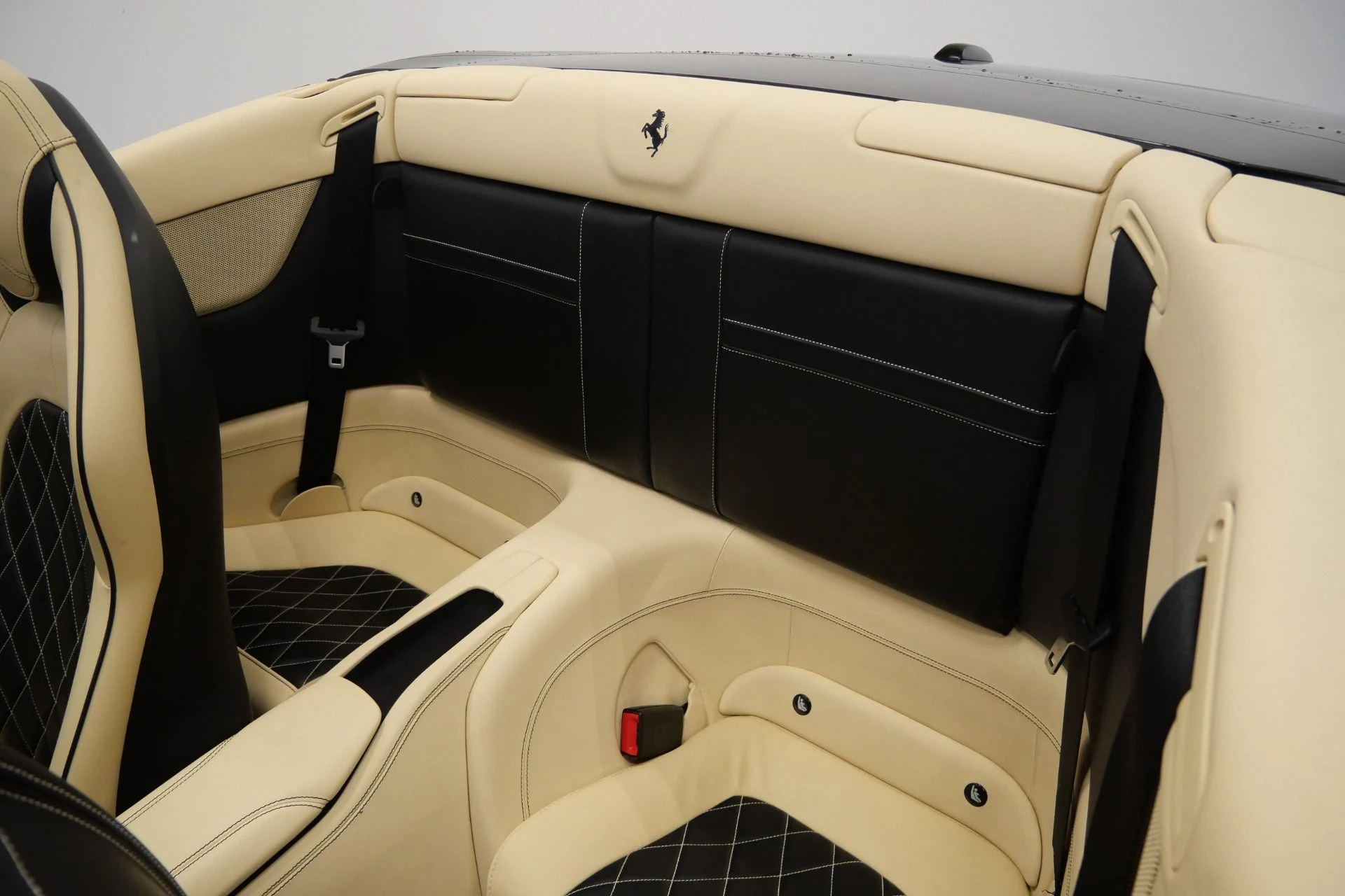 mph015_1818852712_Used_2015_Ferrari_California_T_Diamond_Quilted_Seats_Carbon_Fiber_Driving_Zone_1780071099_4501eac9ae